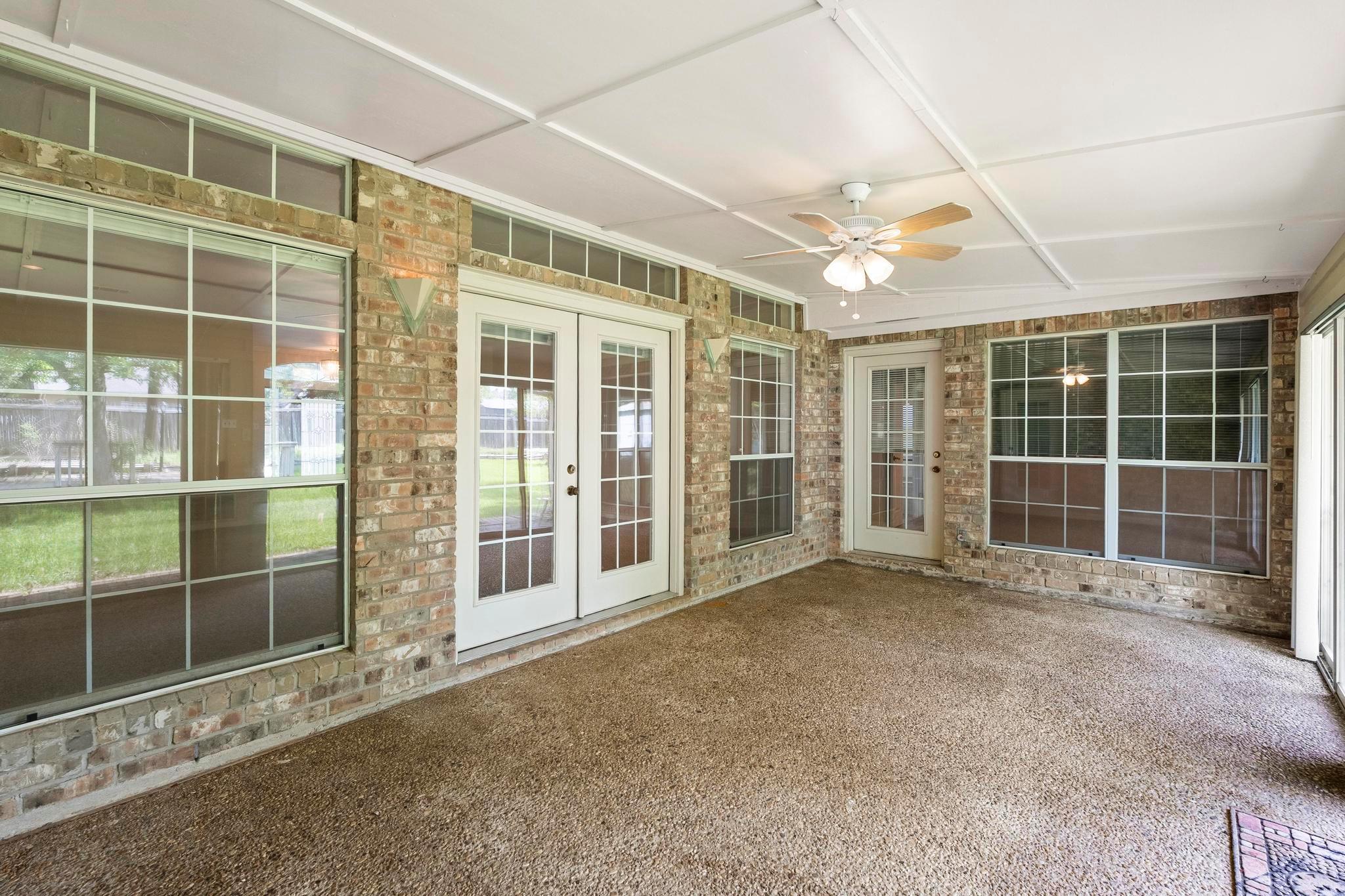 1906 Meadow Ridge Dr Property Photo 17