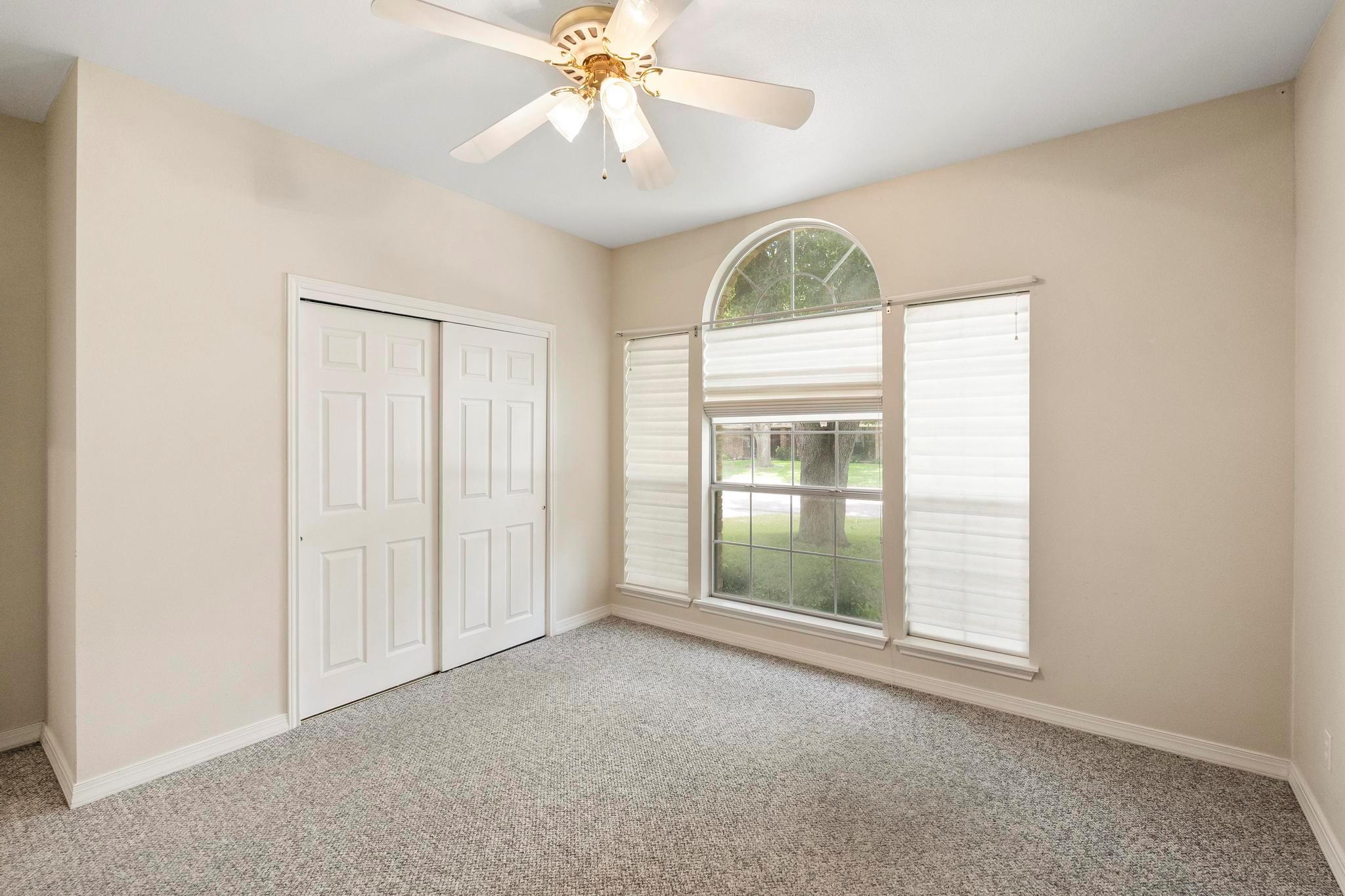 1906 Meadow Ridge Dr Property Photo 18