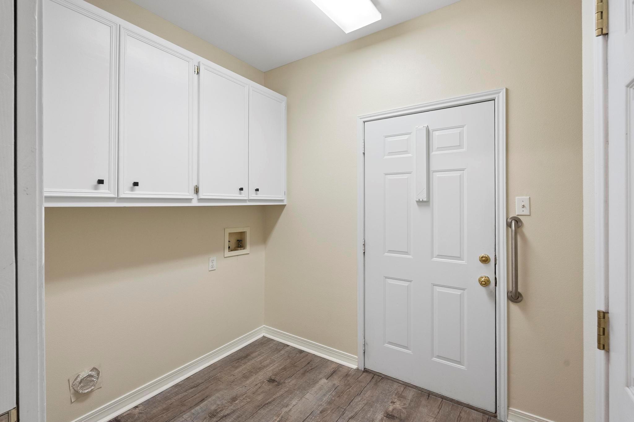 1906 Meadow Ridge Dr Property Photo 21