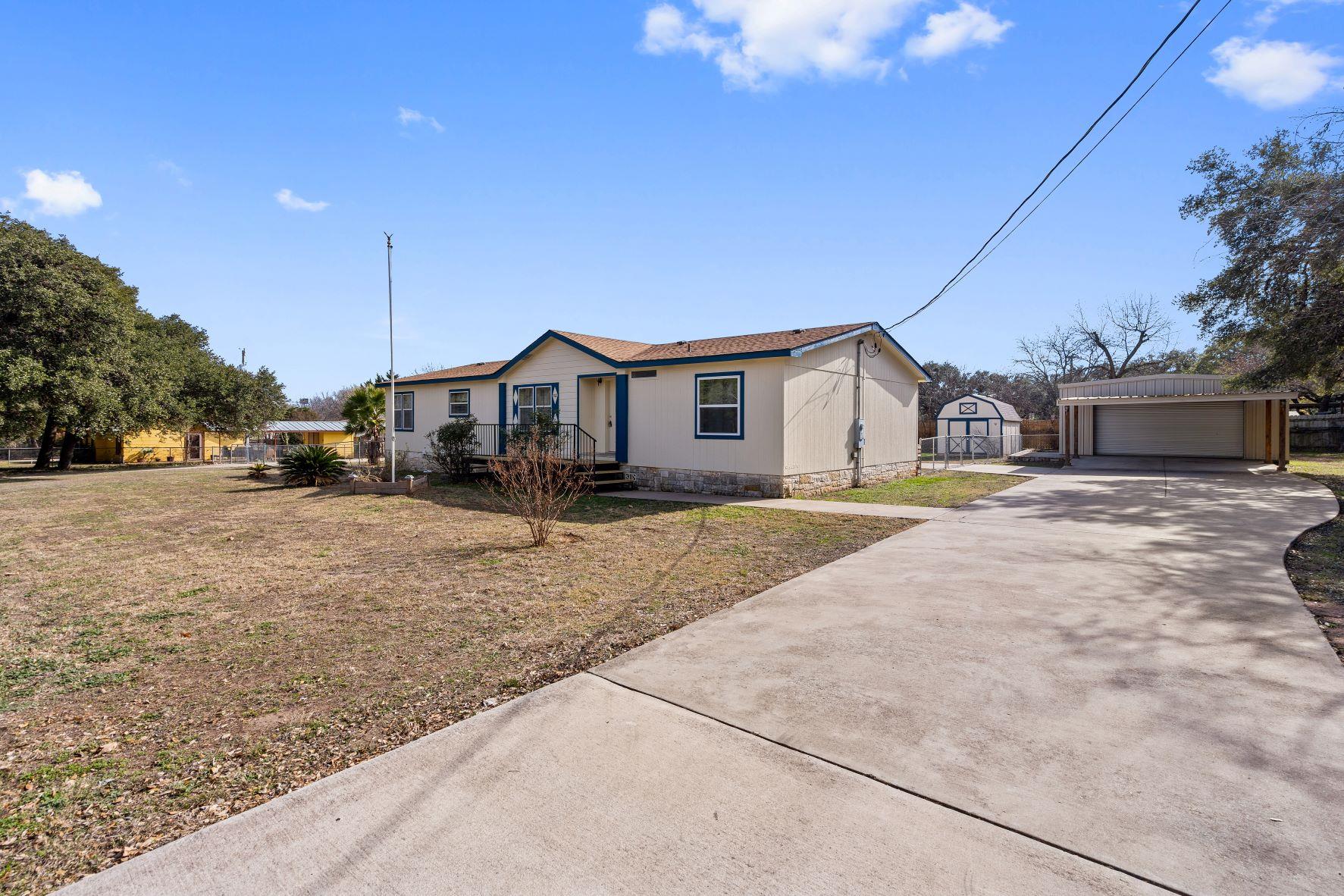 502 E Pecan Dr Property Photo 1