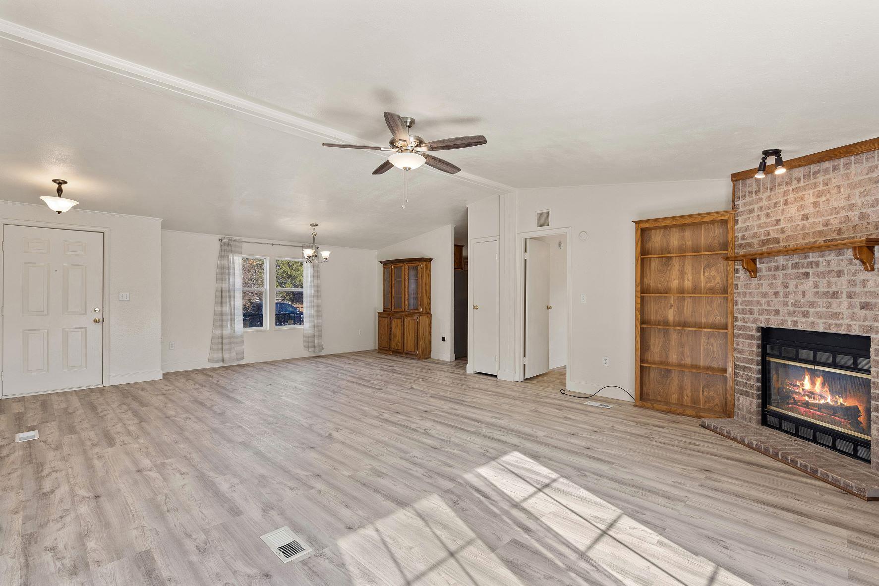 502 E Pecan Dr Property Photo 5