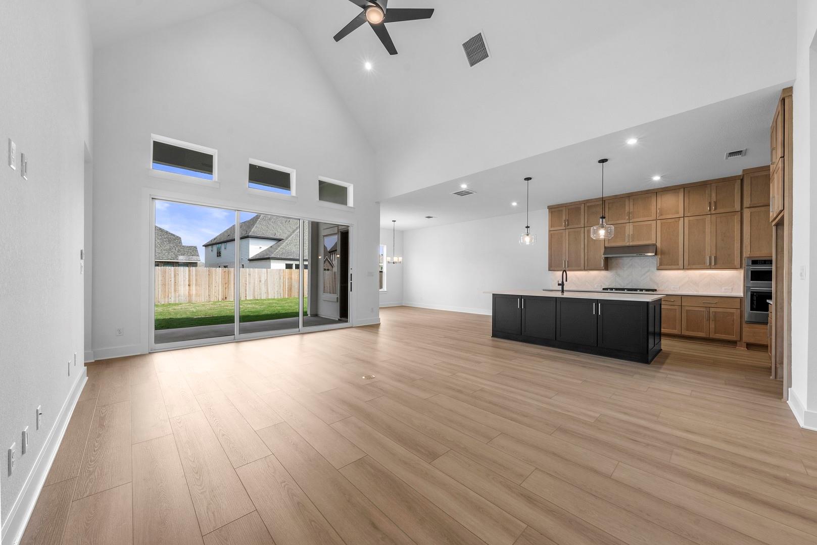 221 Maton Way Property Photo 10