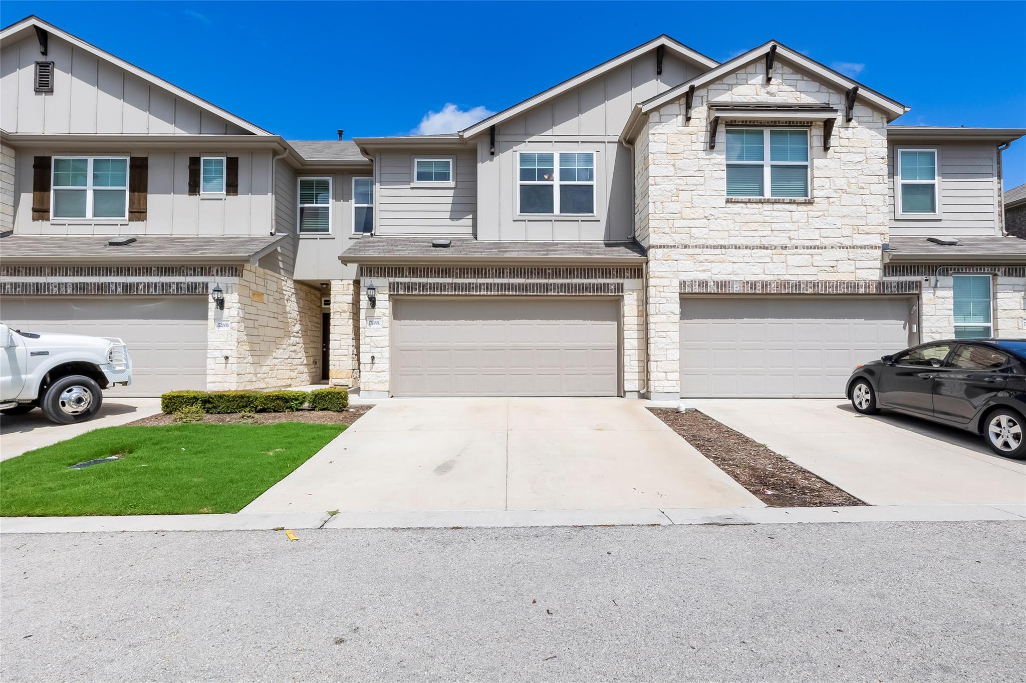 17200 C Crane Fly Dr #c Property Photo 1
