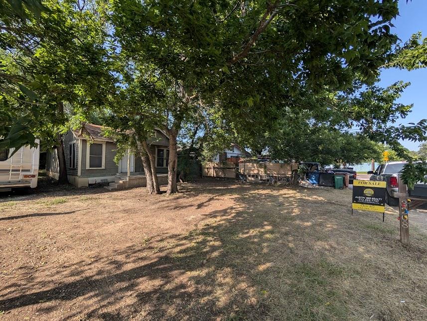 3208 E 16th St Property Photo 1