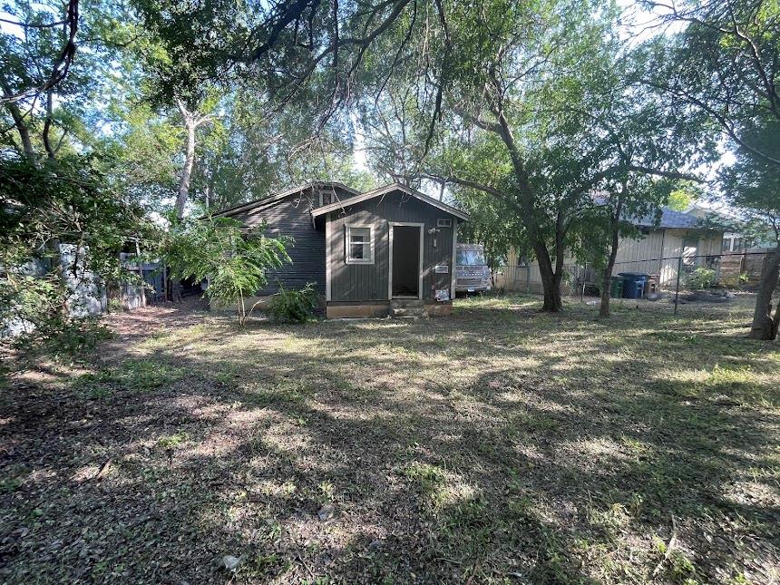 3208 E 16th St Property Photo 5