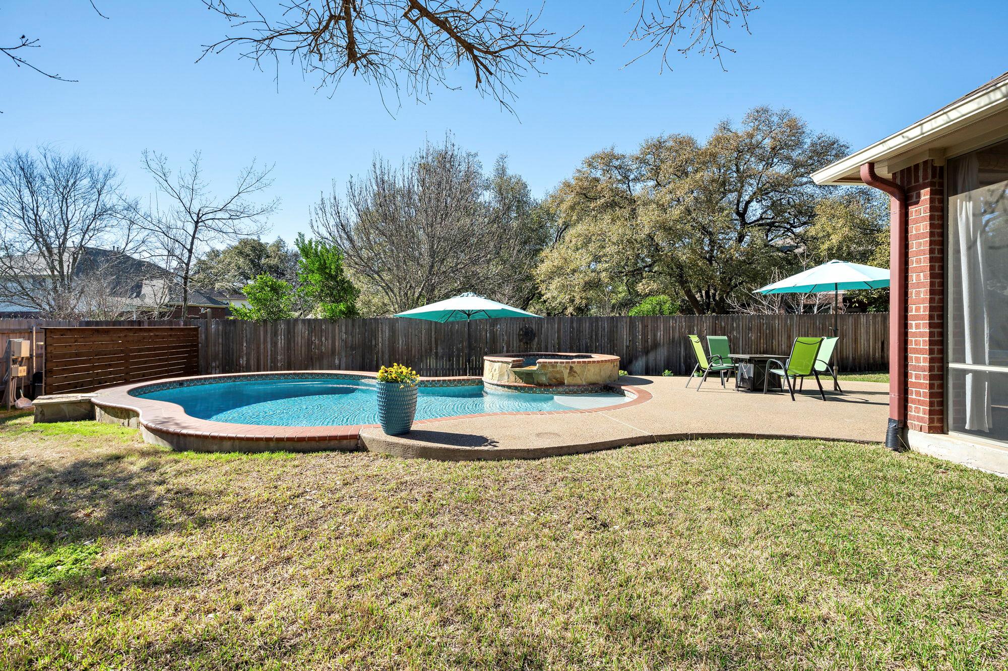9729 Spanish Wells Dr Property Photo