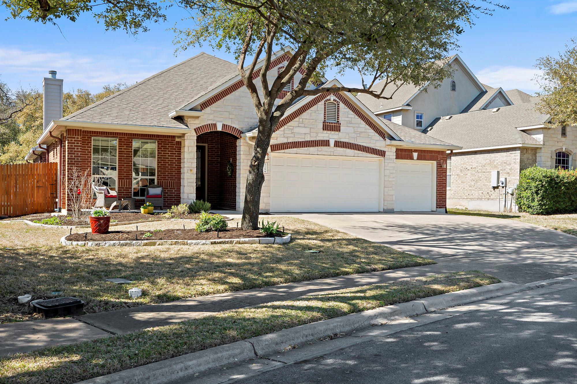 9729 Spanish Wells Dr Property Photo 4