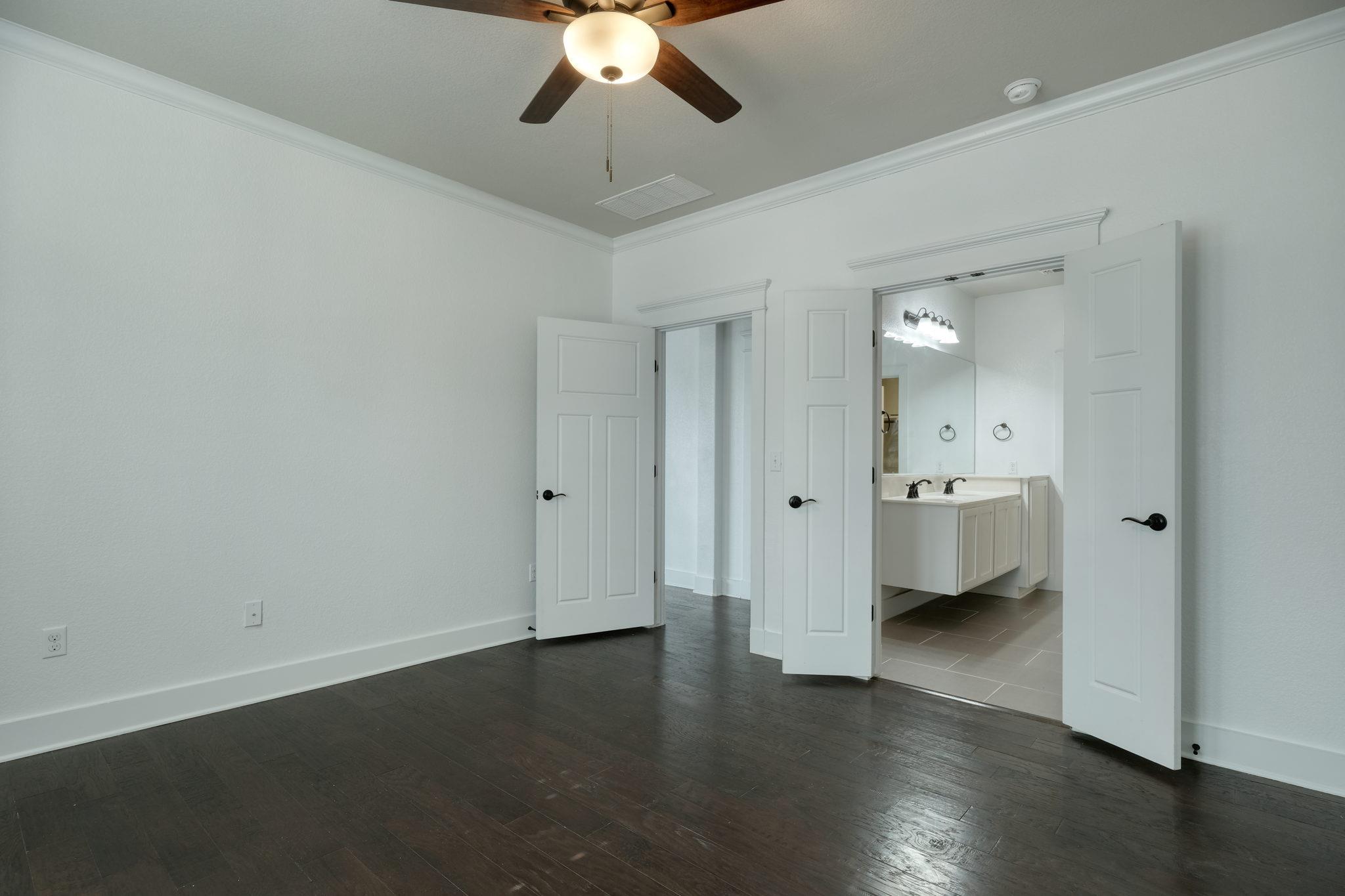 11233 Avery Station Loop Property Photo 6