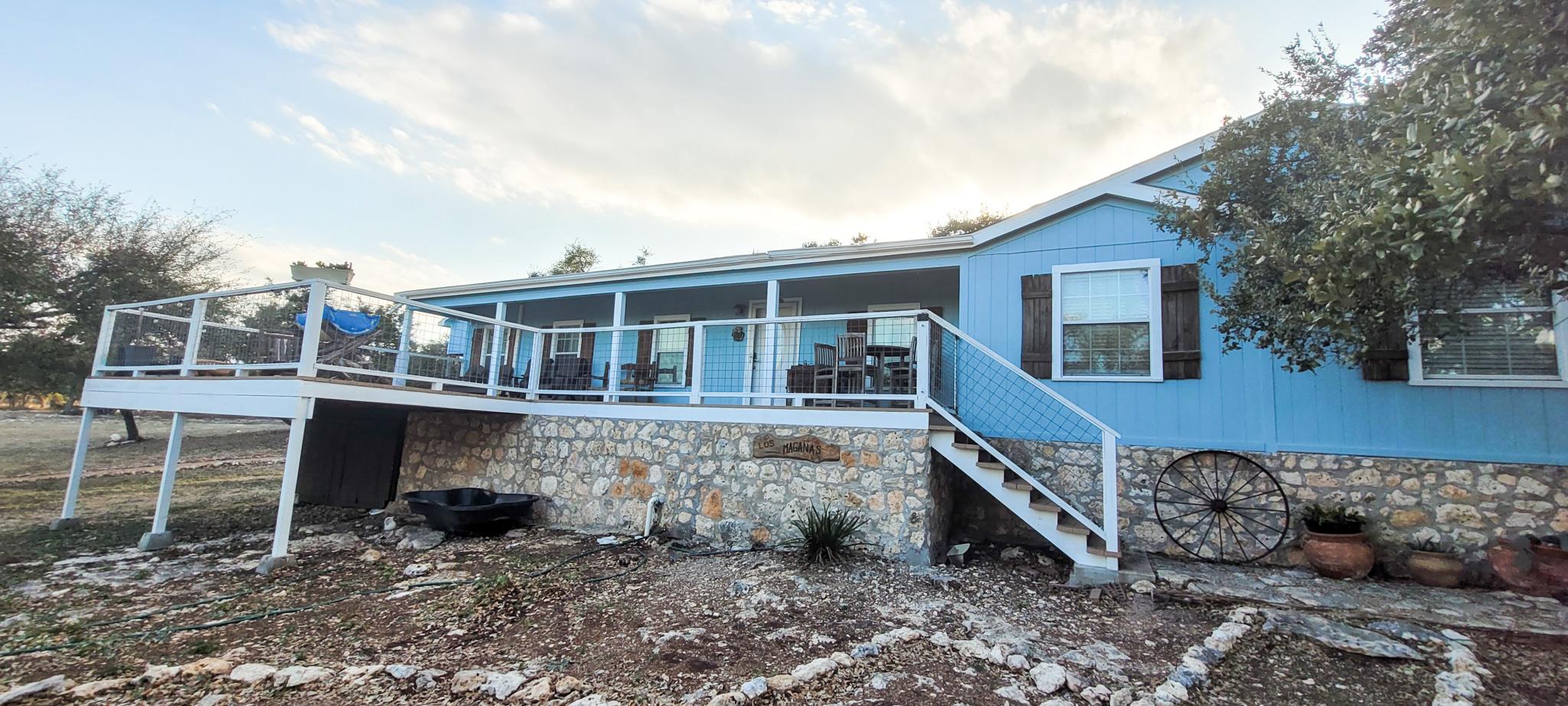 1085 Forest View Dr Property Photo