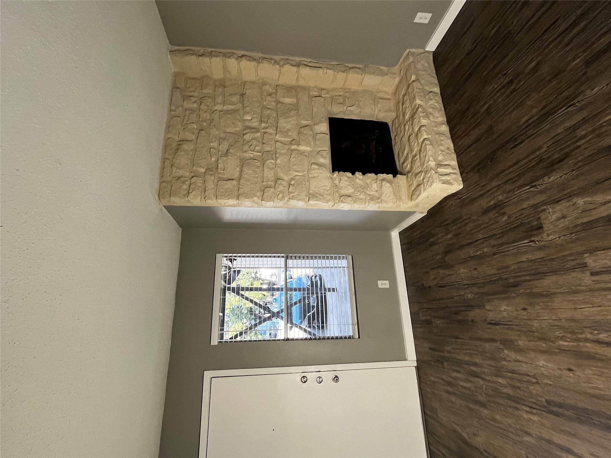 2306 Cedrick Cv #b Property Photo 4