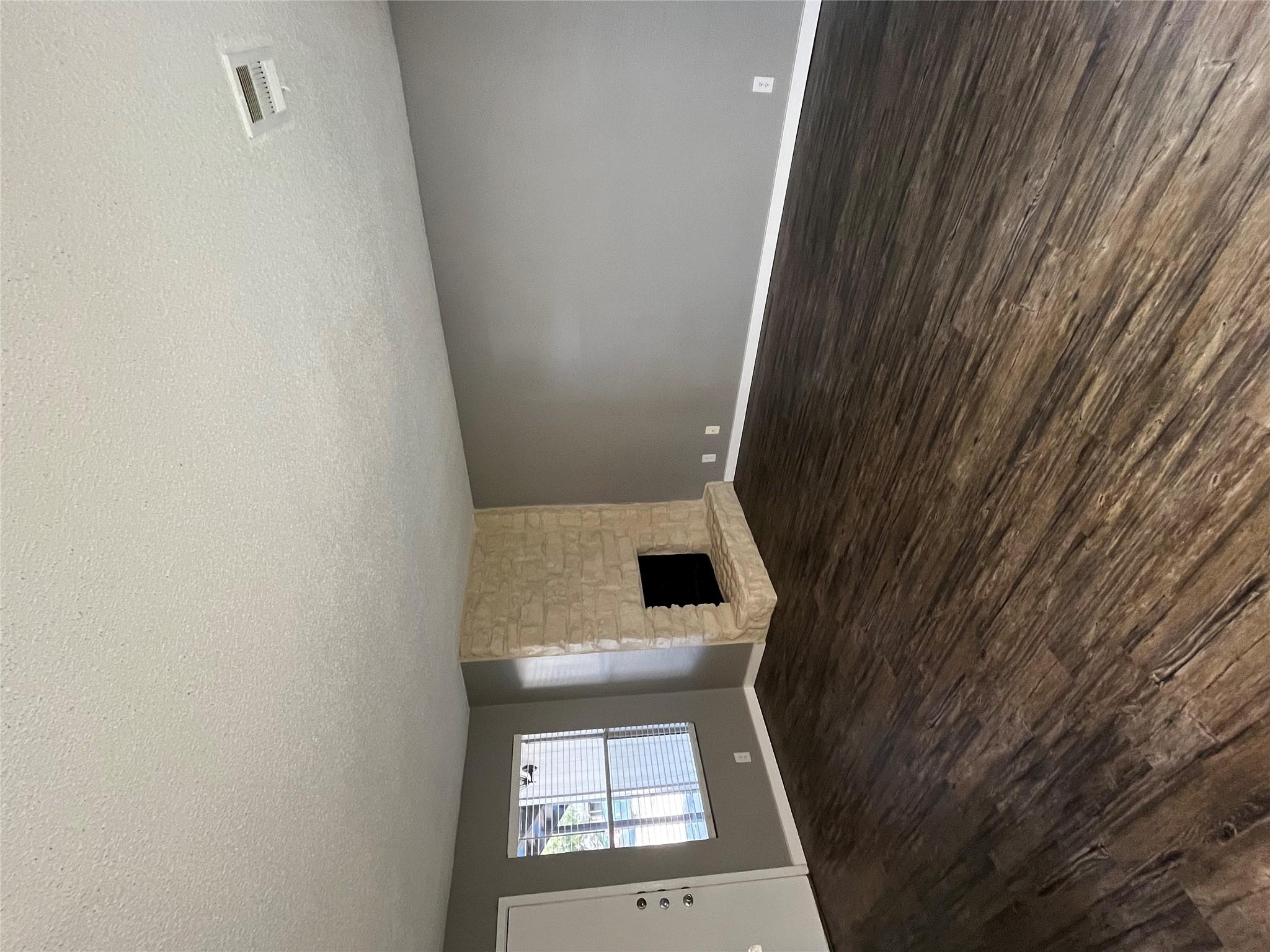 2306 Cedrick Cv #b Property Photo 5