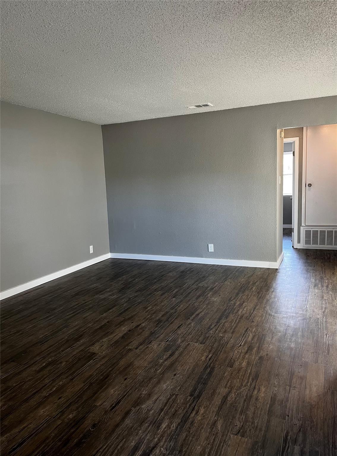 2306 Cedrick Cv #b Property Photo 6