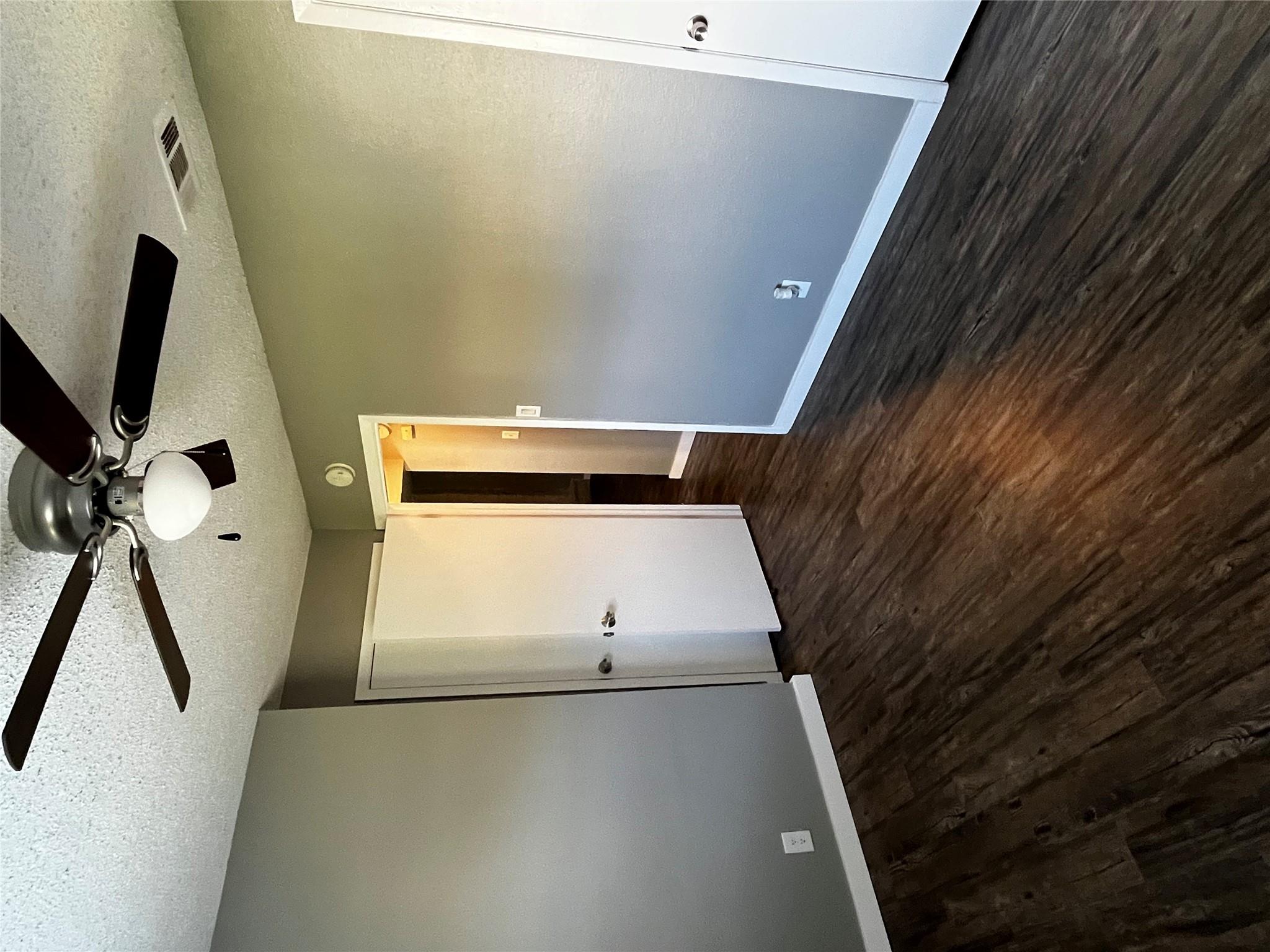 2306 Cedrick Cv #b Property Photo 10