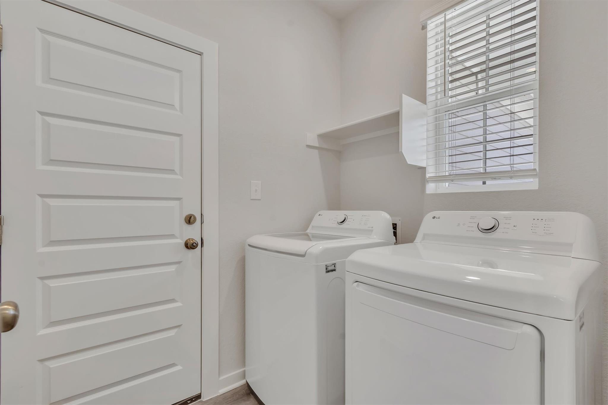 228 Bendecido Loop Property Photo 10
