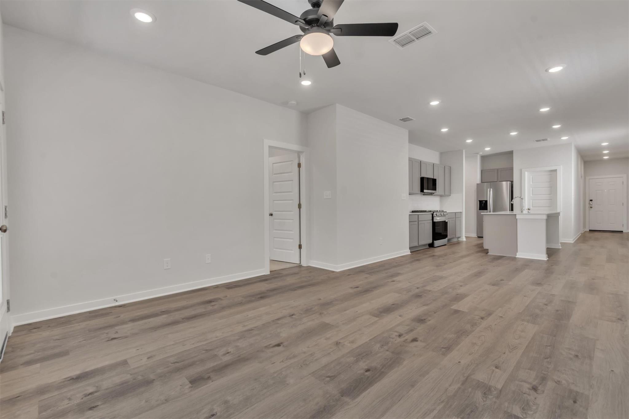 228 Bendecido Loop Property Photo 11