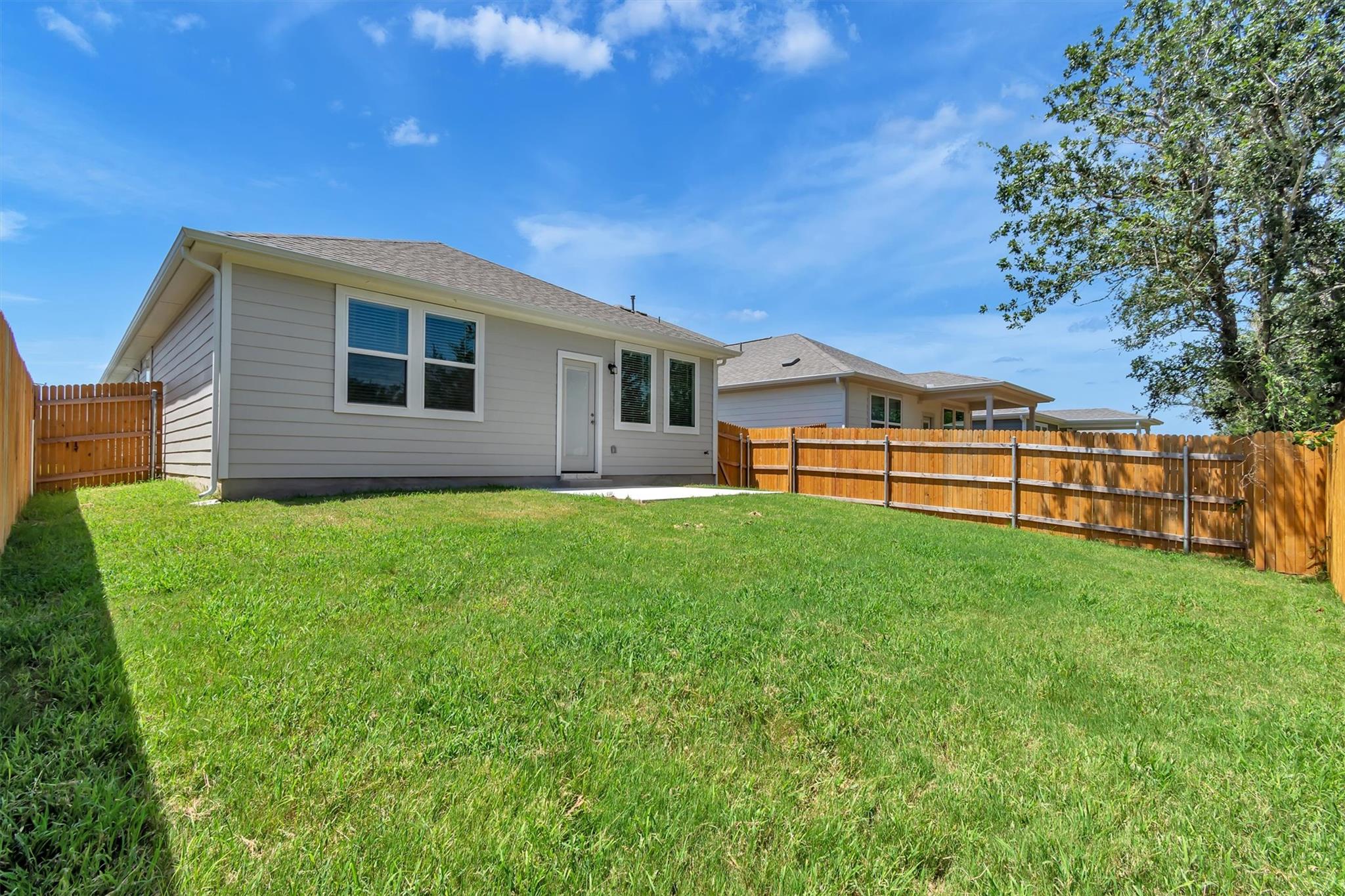 228 Bendecido Loop Property Photo 16