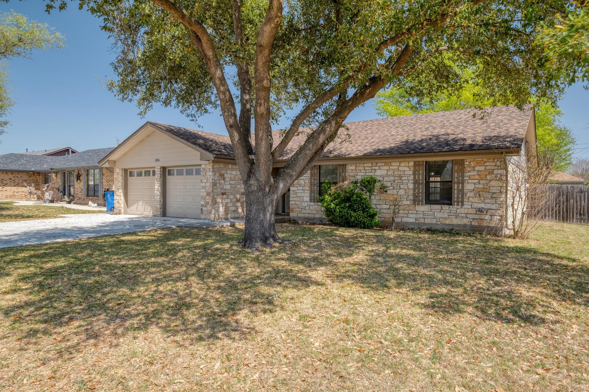 2204 Jason Ln Property Photo