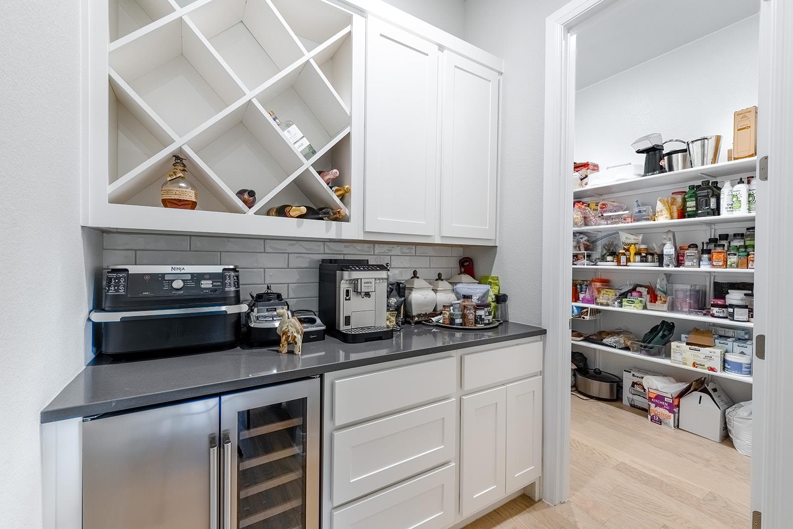7505 Becasseau Dr Property Photo 11