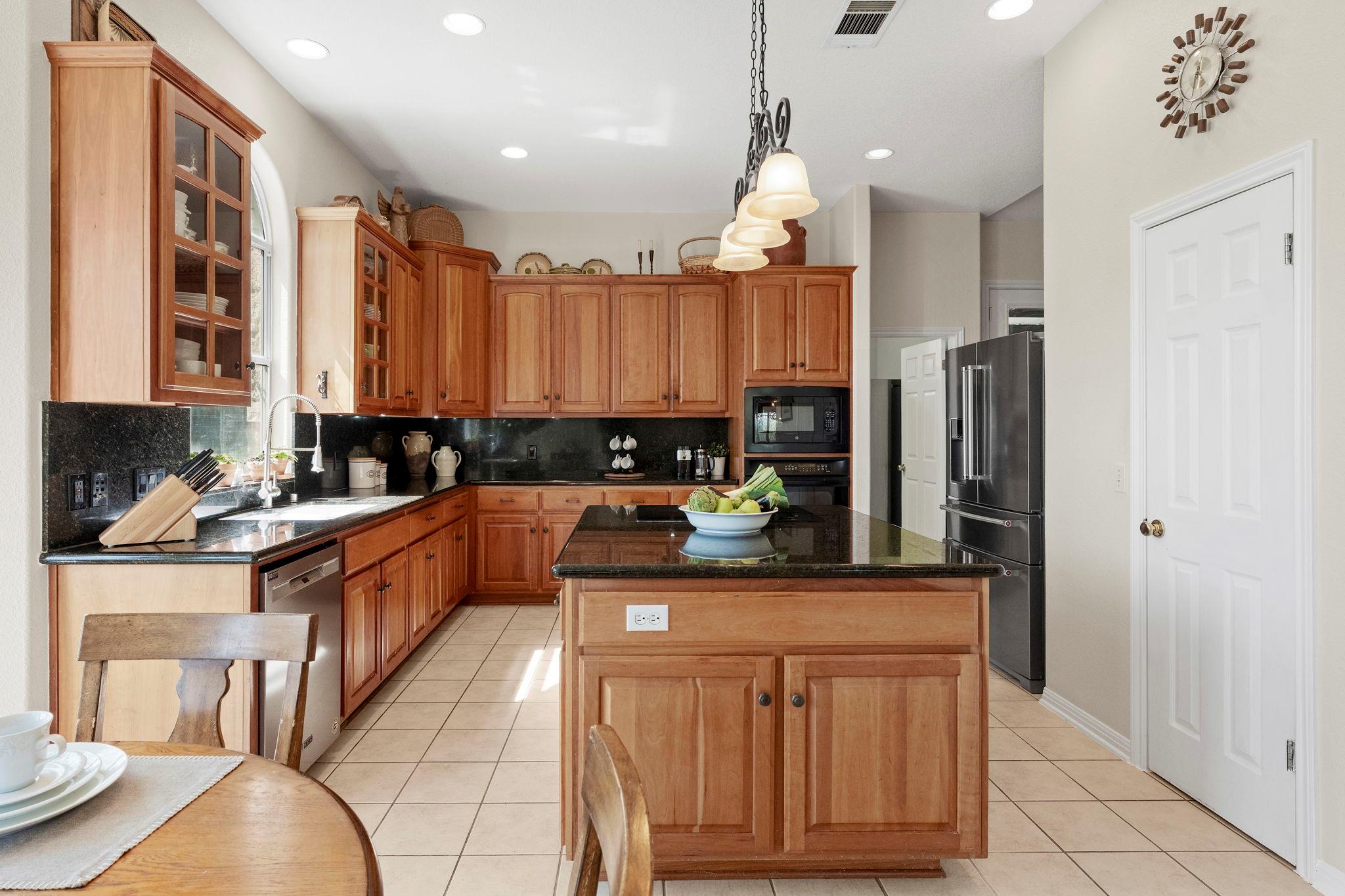 15420 Fox Run Dr Property Photo 11