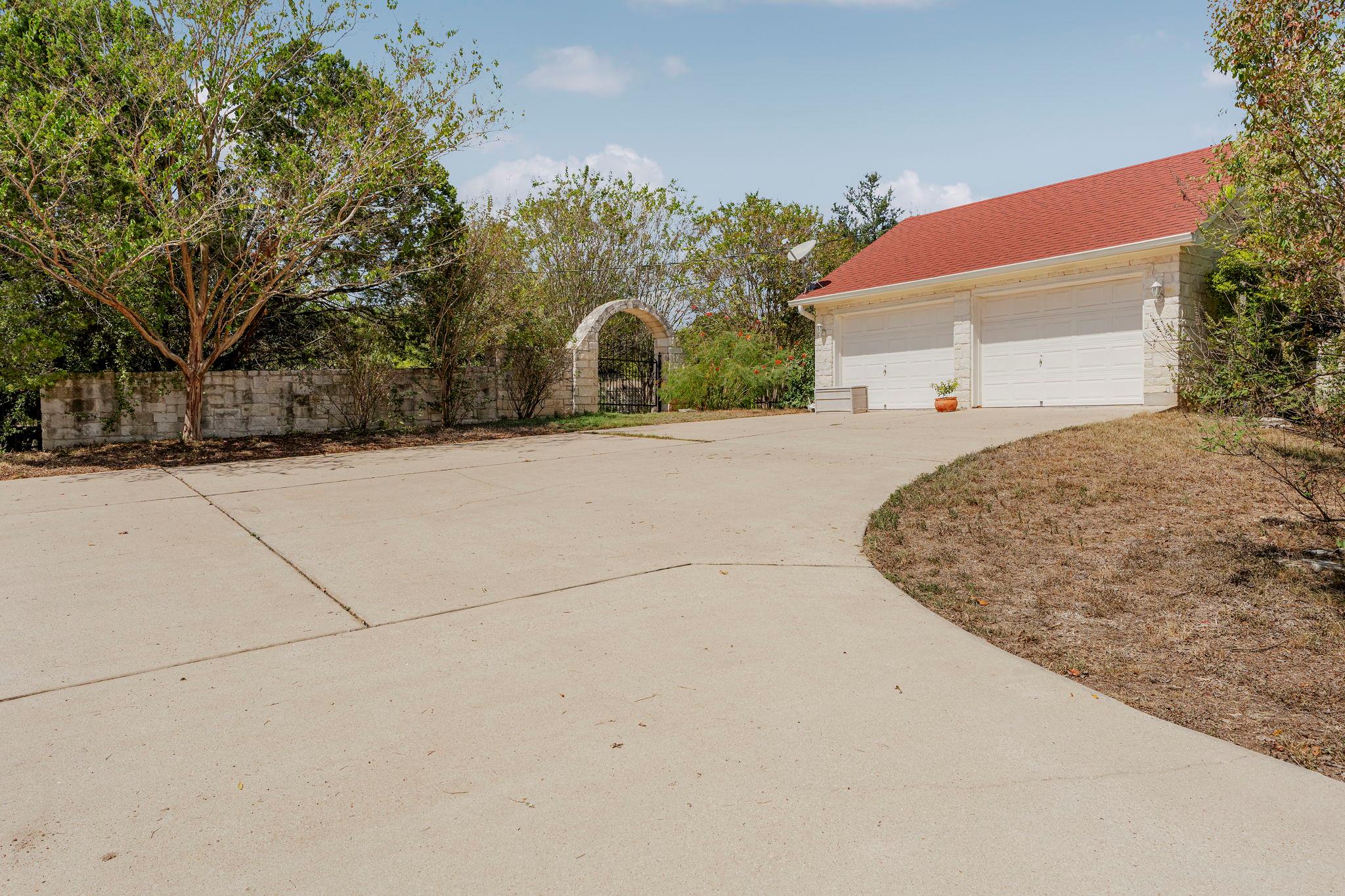 15420 Fox Run Dr Property Photo 39