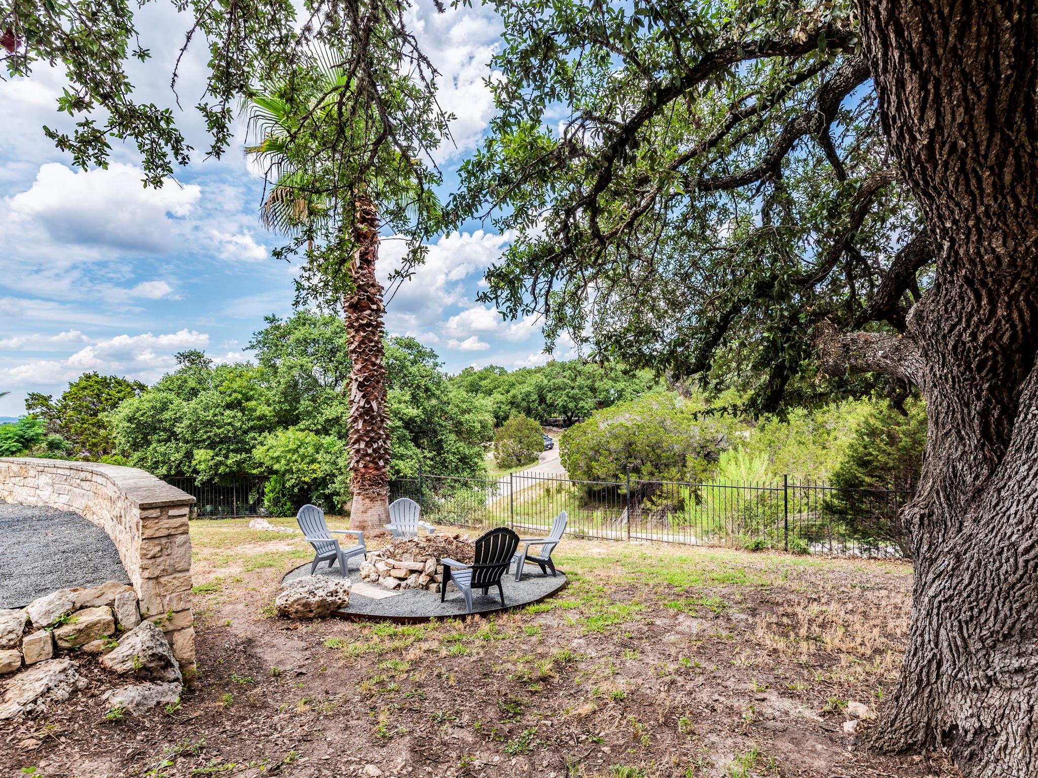22401 Briarview Dr Property Photo 4