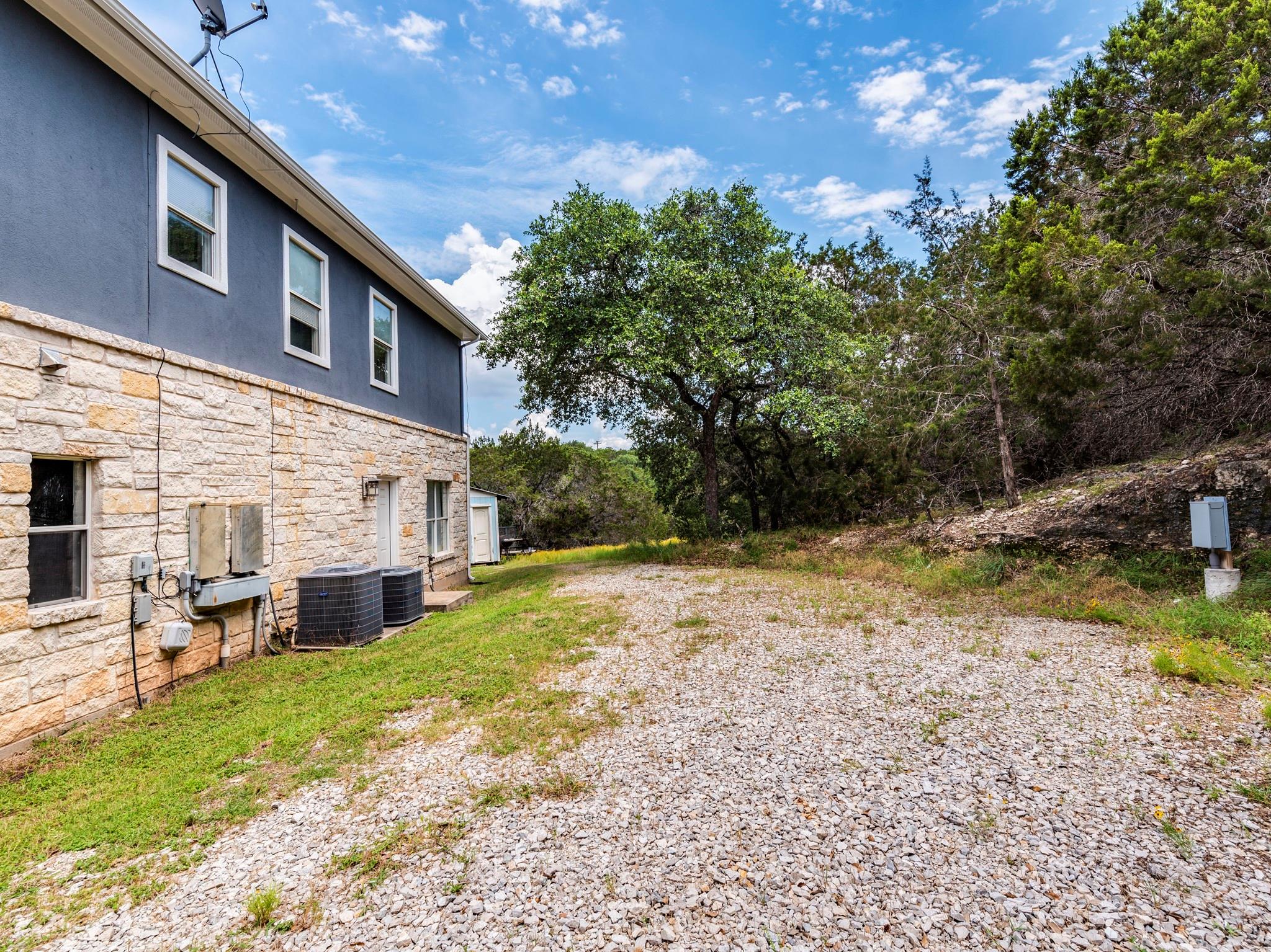 22401 Briarview Dr Property Photo 34