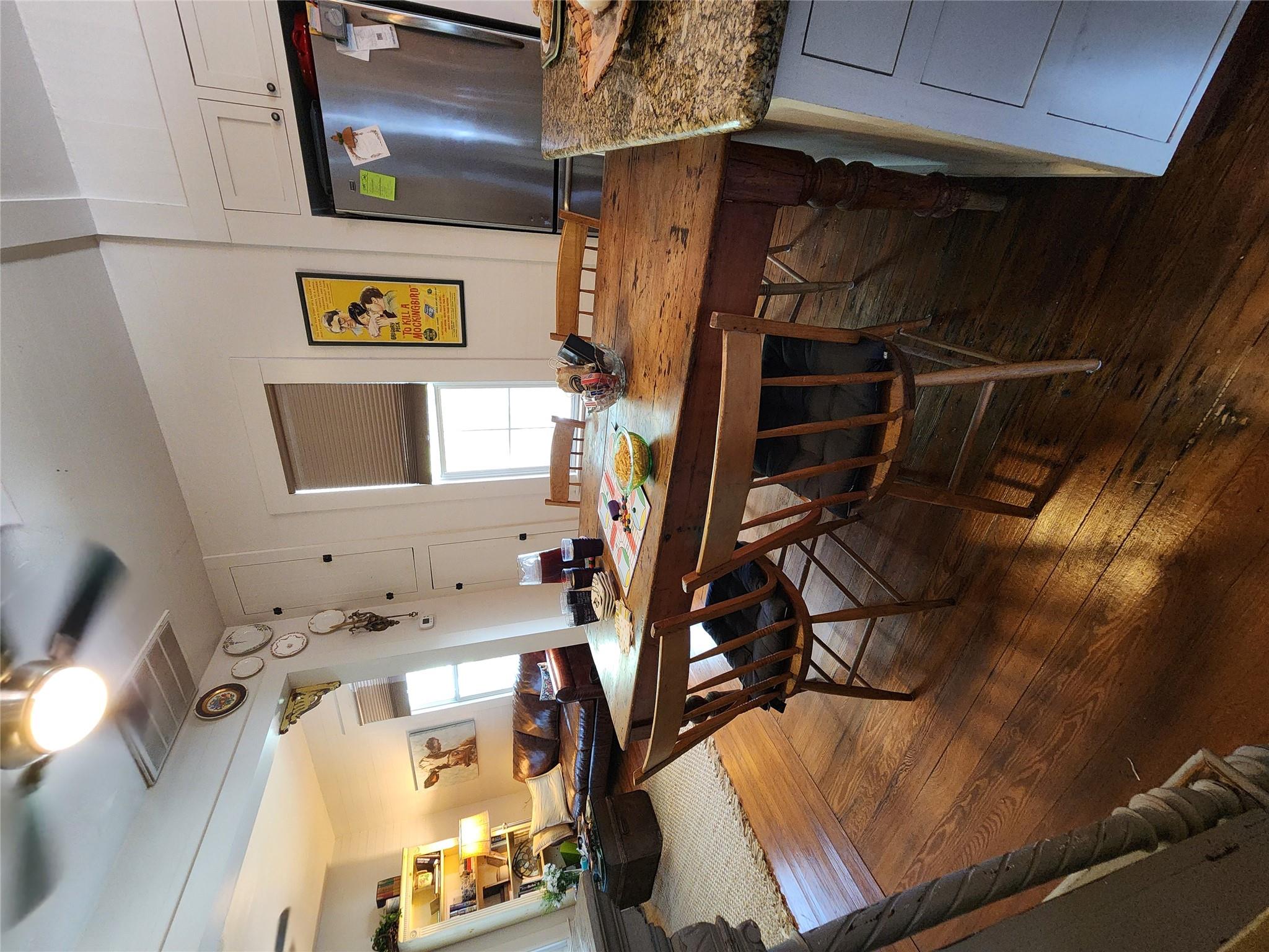 307 W Market St Property Photo 14
