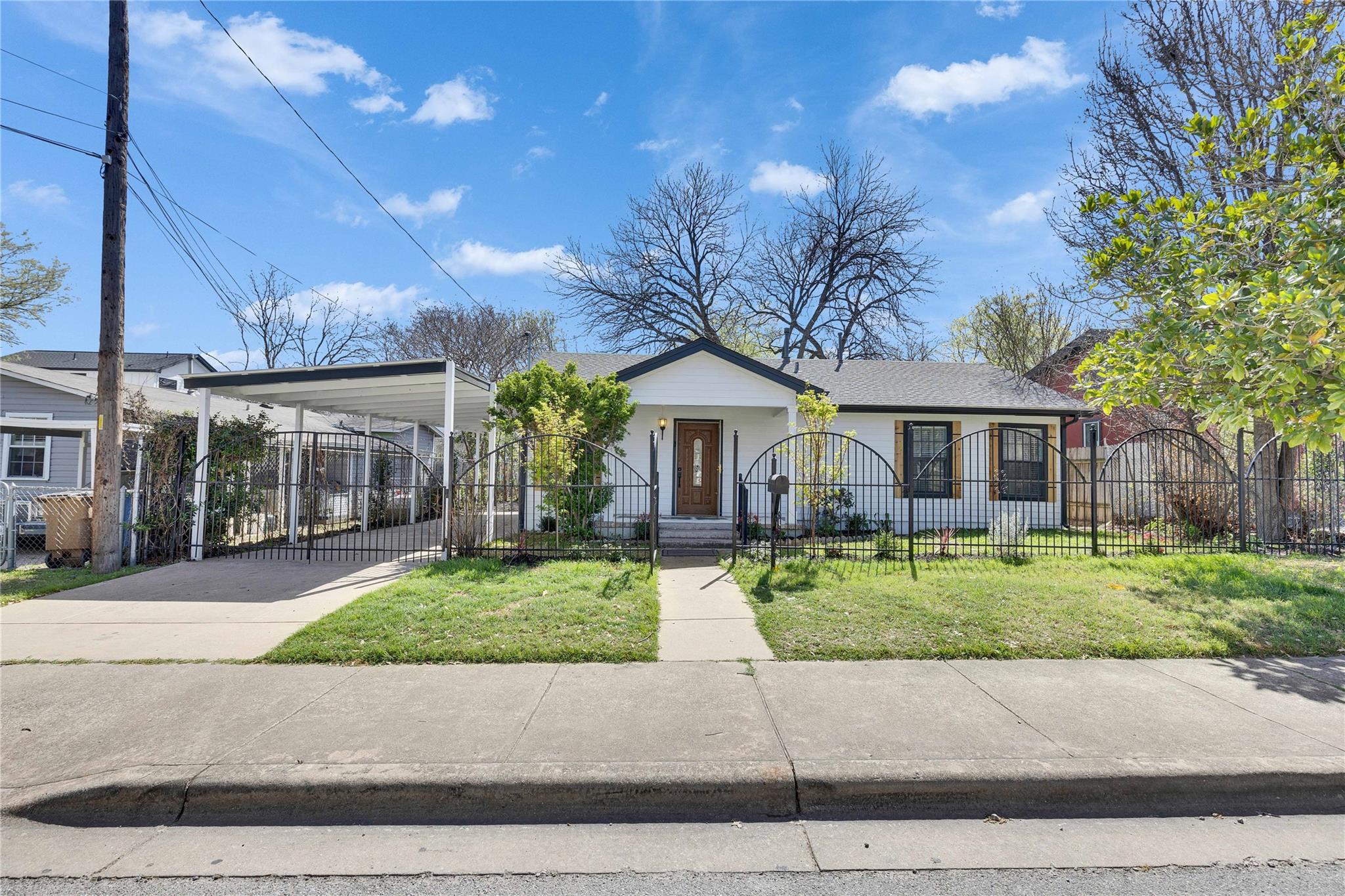 2713 Lyons Rd Property Photo