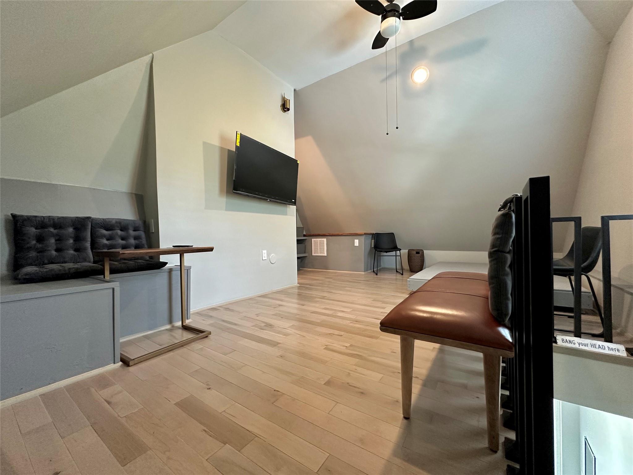 914 E 39th St #2 Property Photo 15