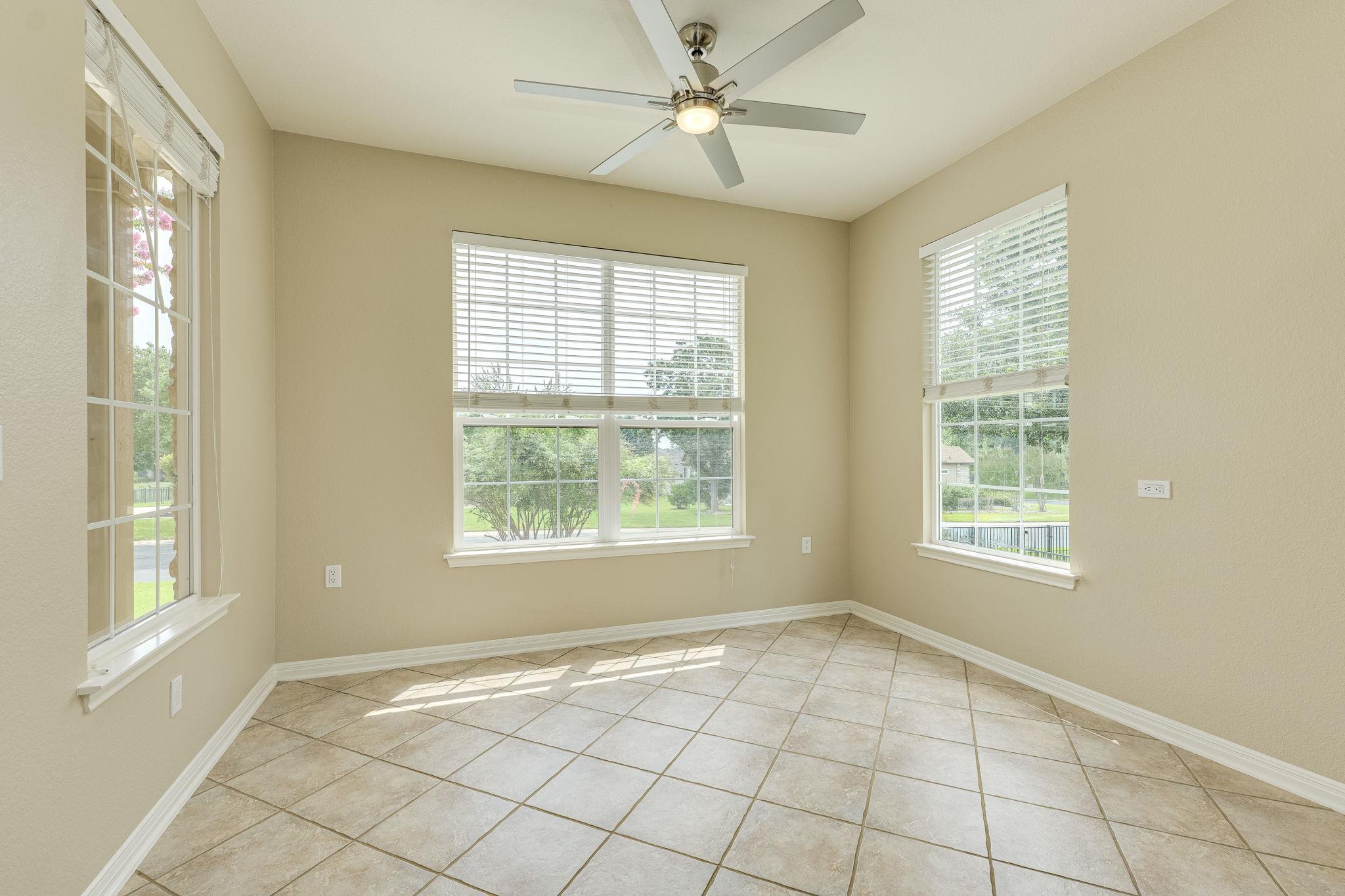 107 Liatris Ln Property Photo 14