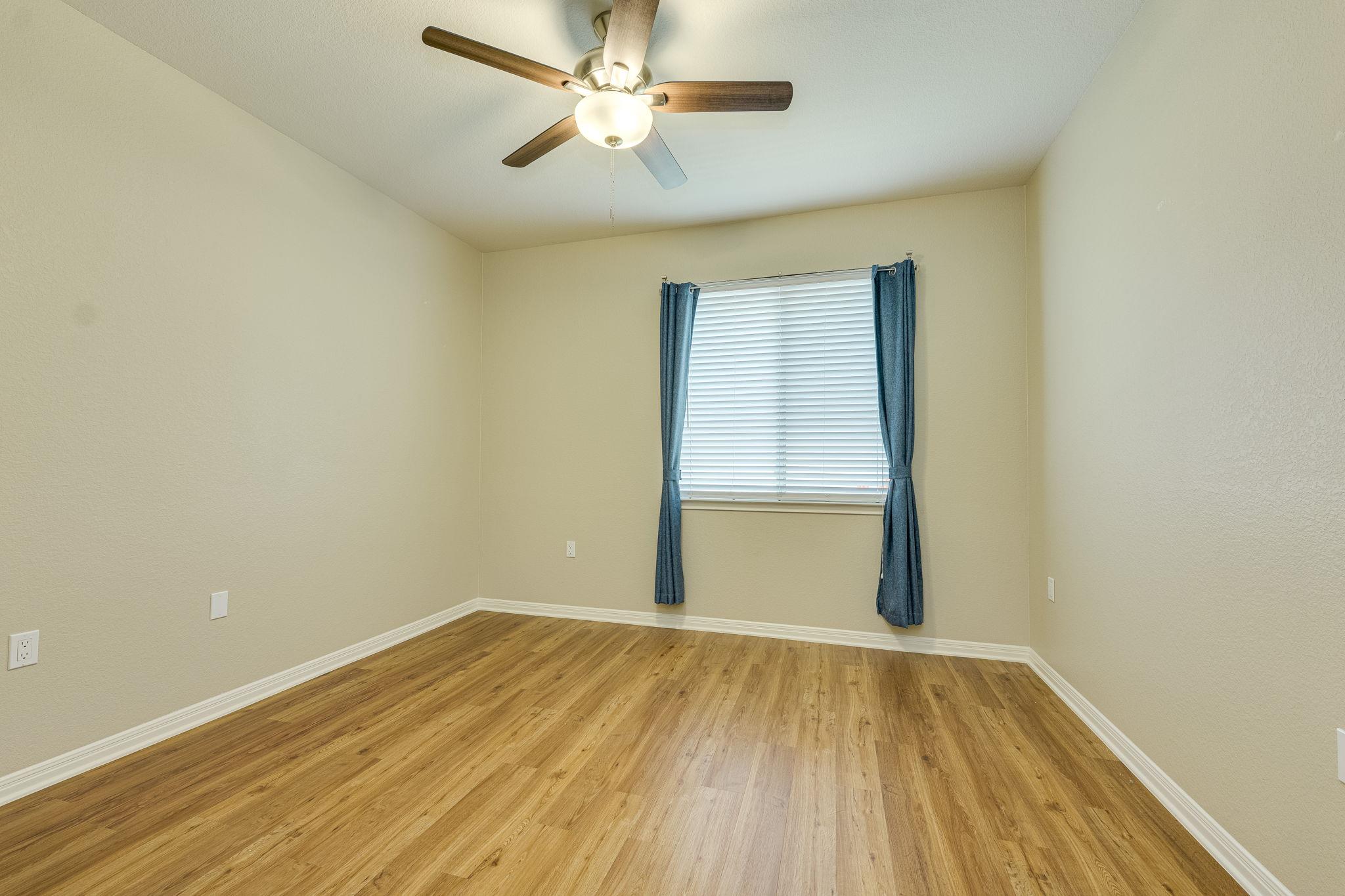 107 Liatris Ln Property Photo 23