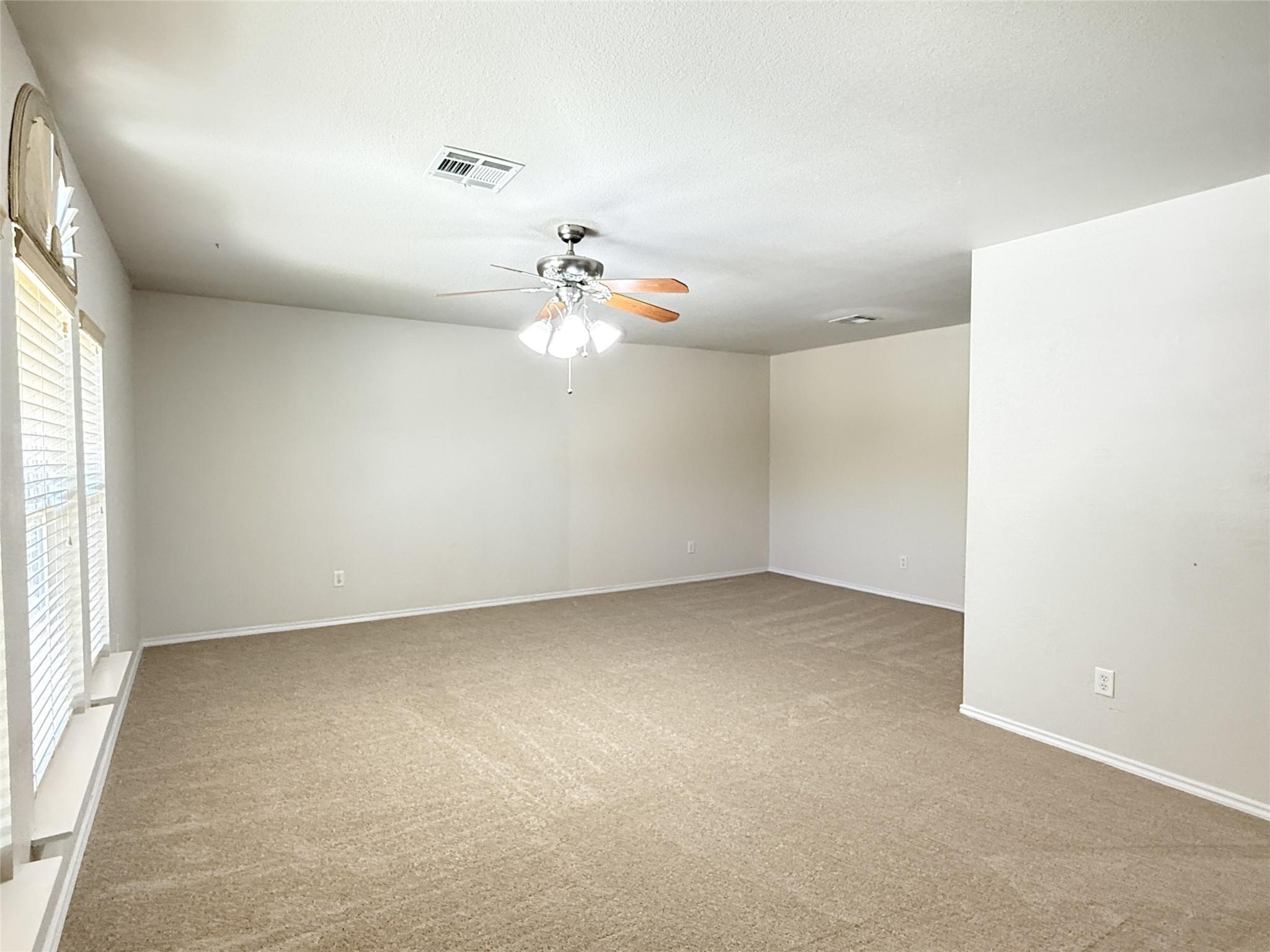 109 Mission Dr Property Photo 20