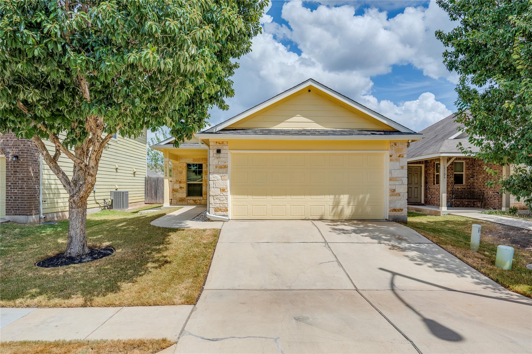 15104 Verela Dr Property Photo 1