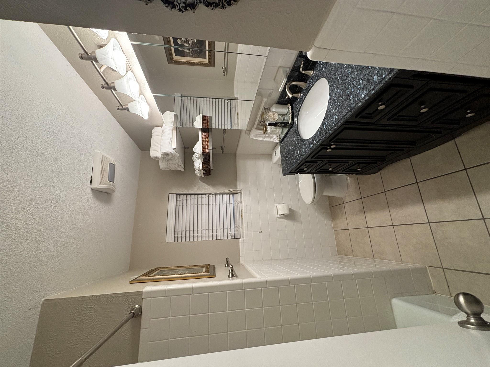 1307 Sherry Ln #b Property Photo 1