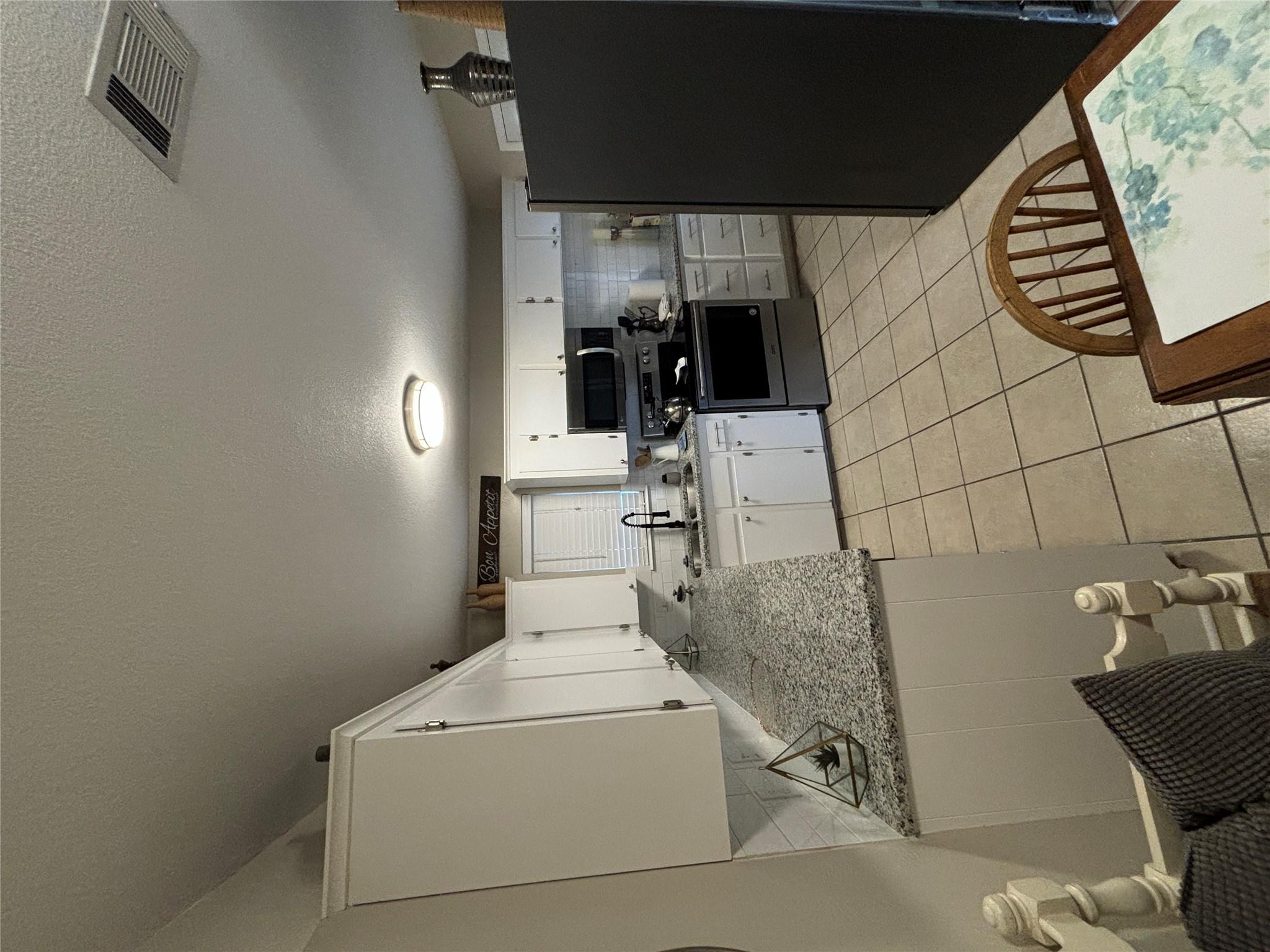 1307 Sherry Ln #b Property Photo 19
