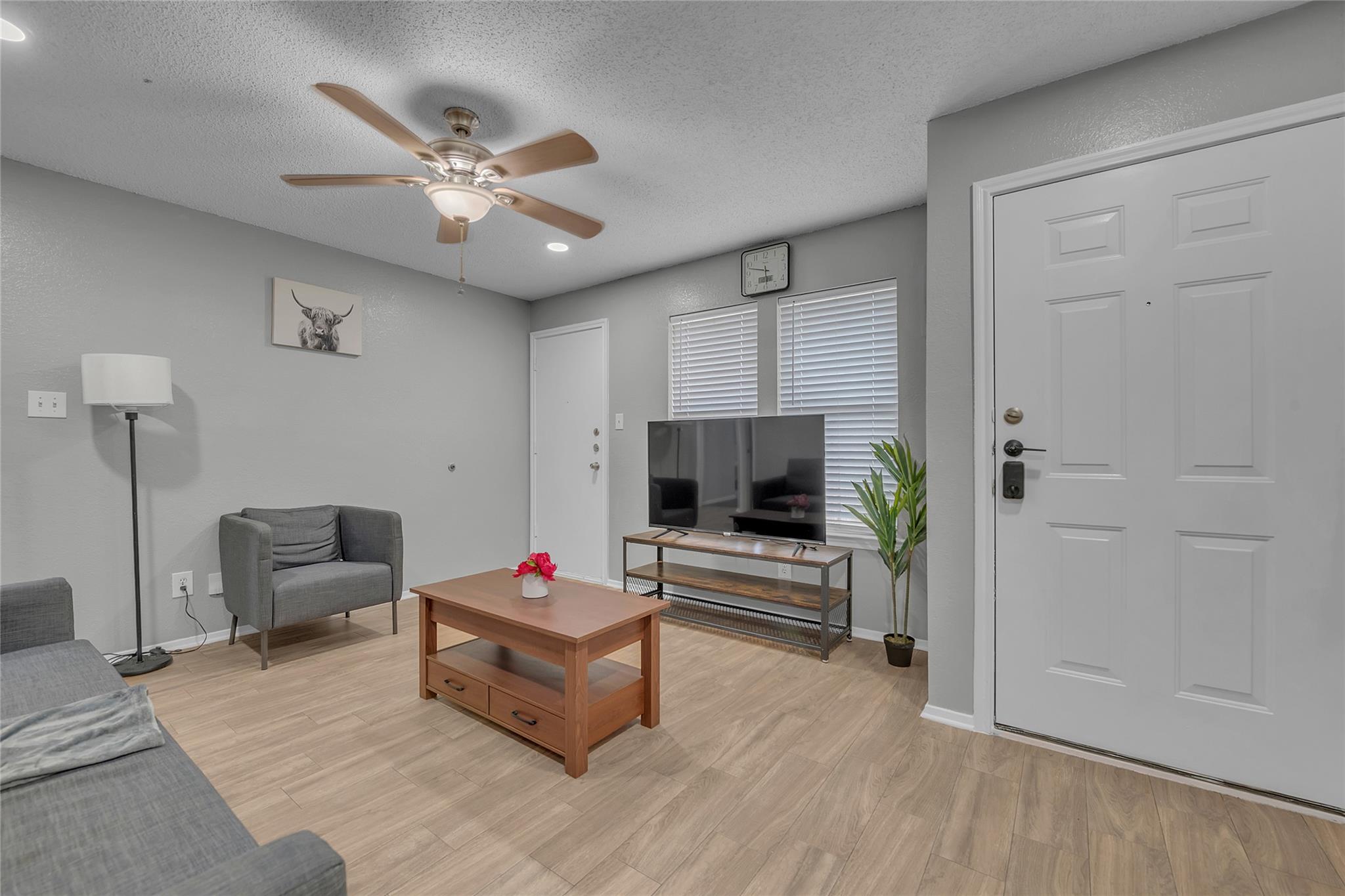 1507 Hollow Tree Blvd Property Photo 4