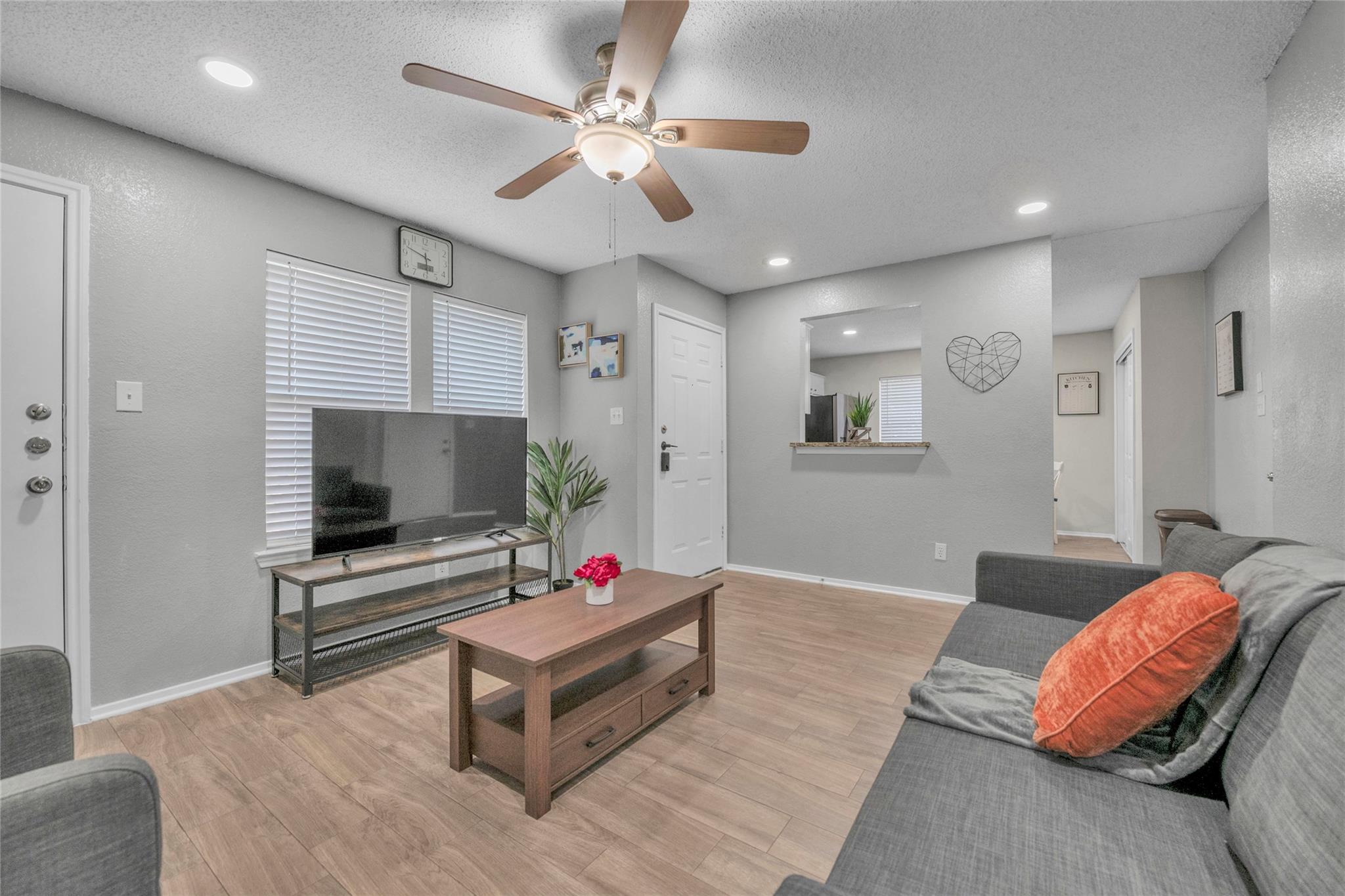 1507 Hollow Tree Blvd Property Photo 5