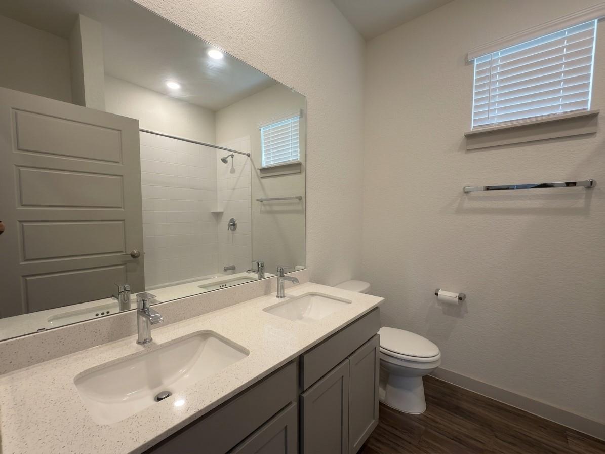 3001 Egan Dr Property Photo 10