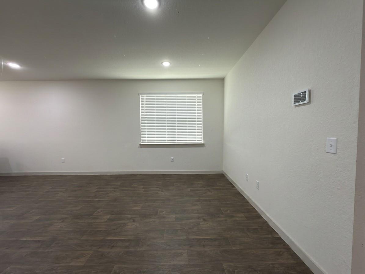 3001 Egan Dr Property Photo 16