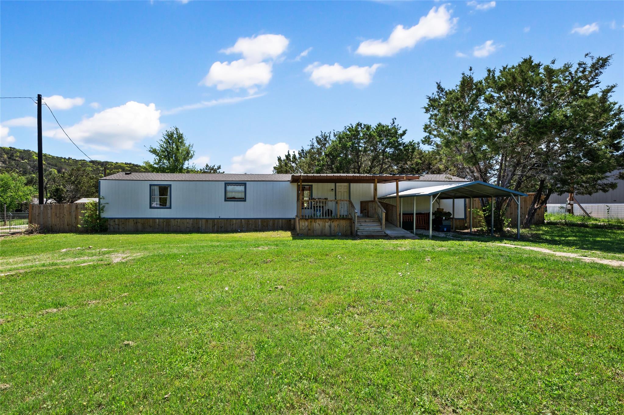 13911 Joyce Dr Property Photo