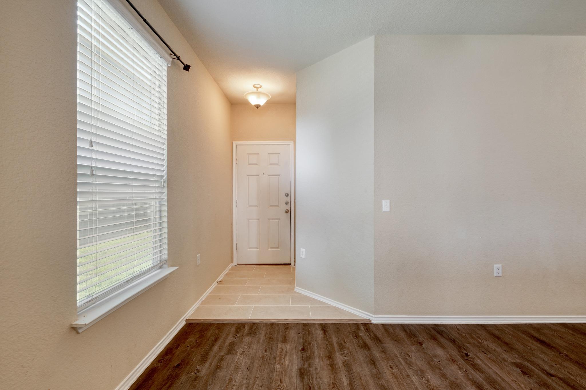 5704 Levenwood Ln Property Photo 4