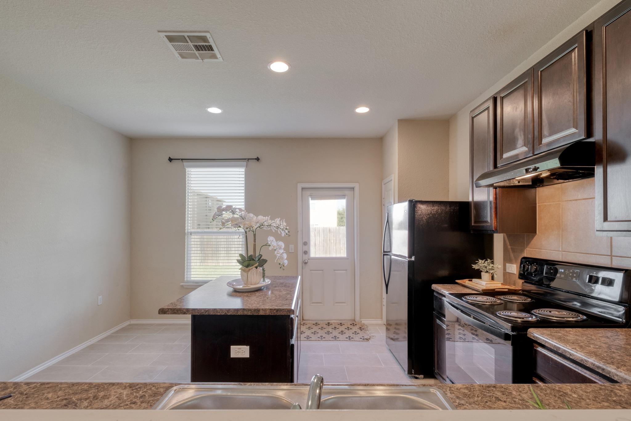 5704 Levenwood Ln Property Photo 8