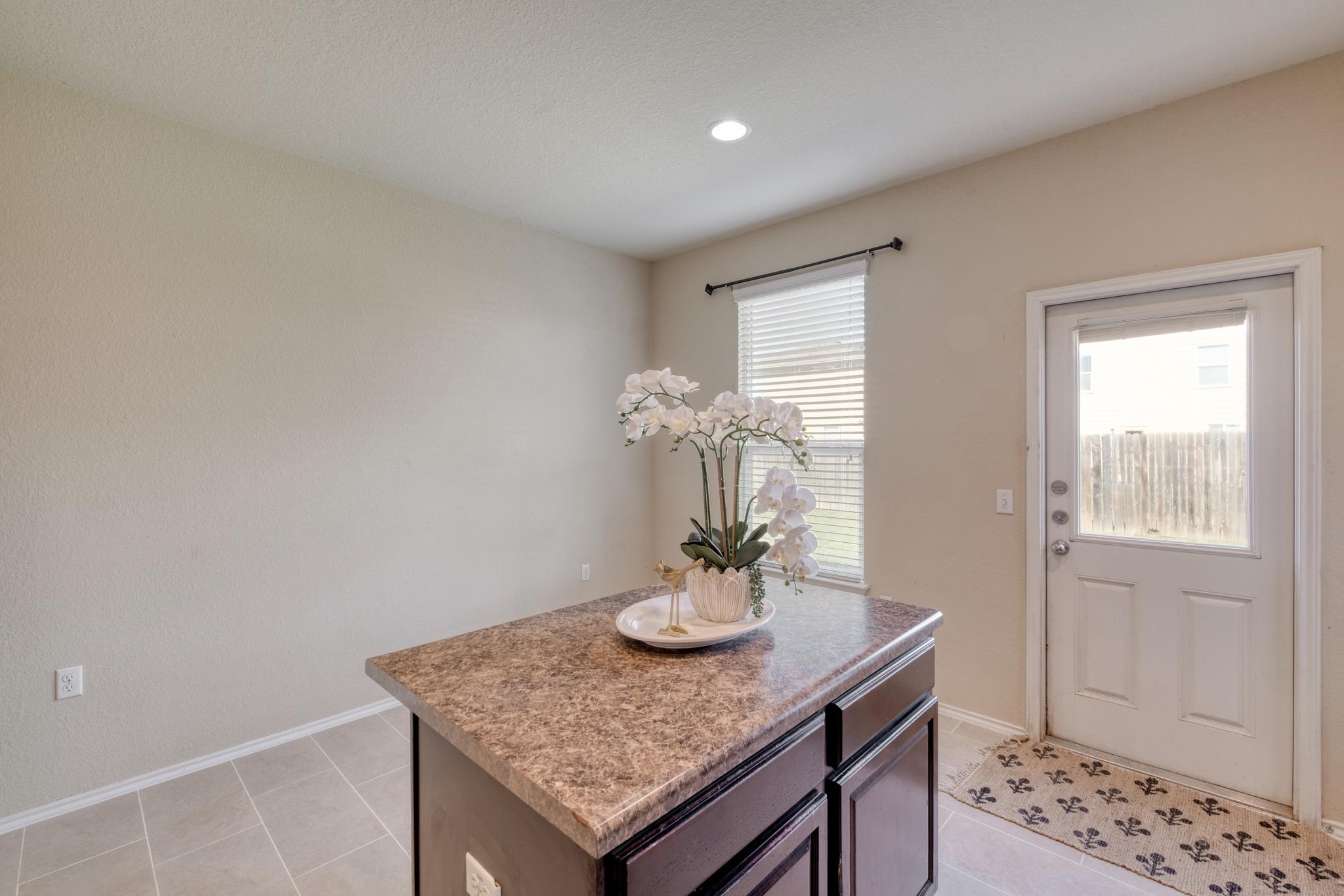 5704 Levenwood Ln Property Photo 10