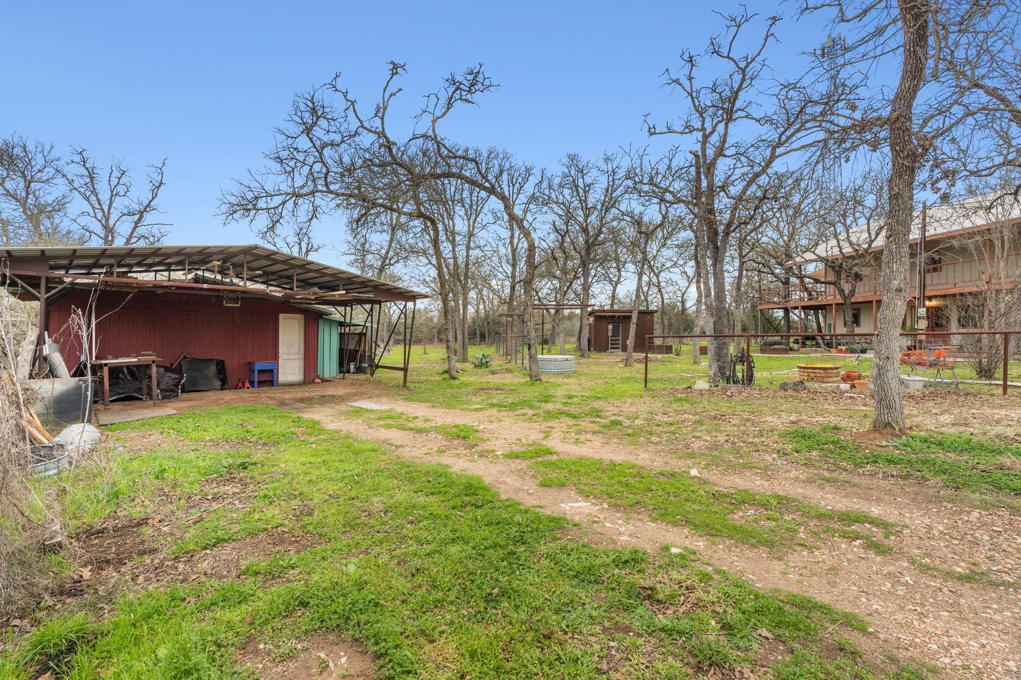 161 Possum Hollow Rd Property Photo 17