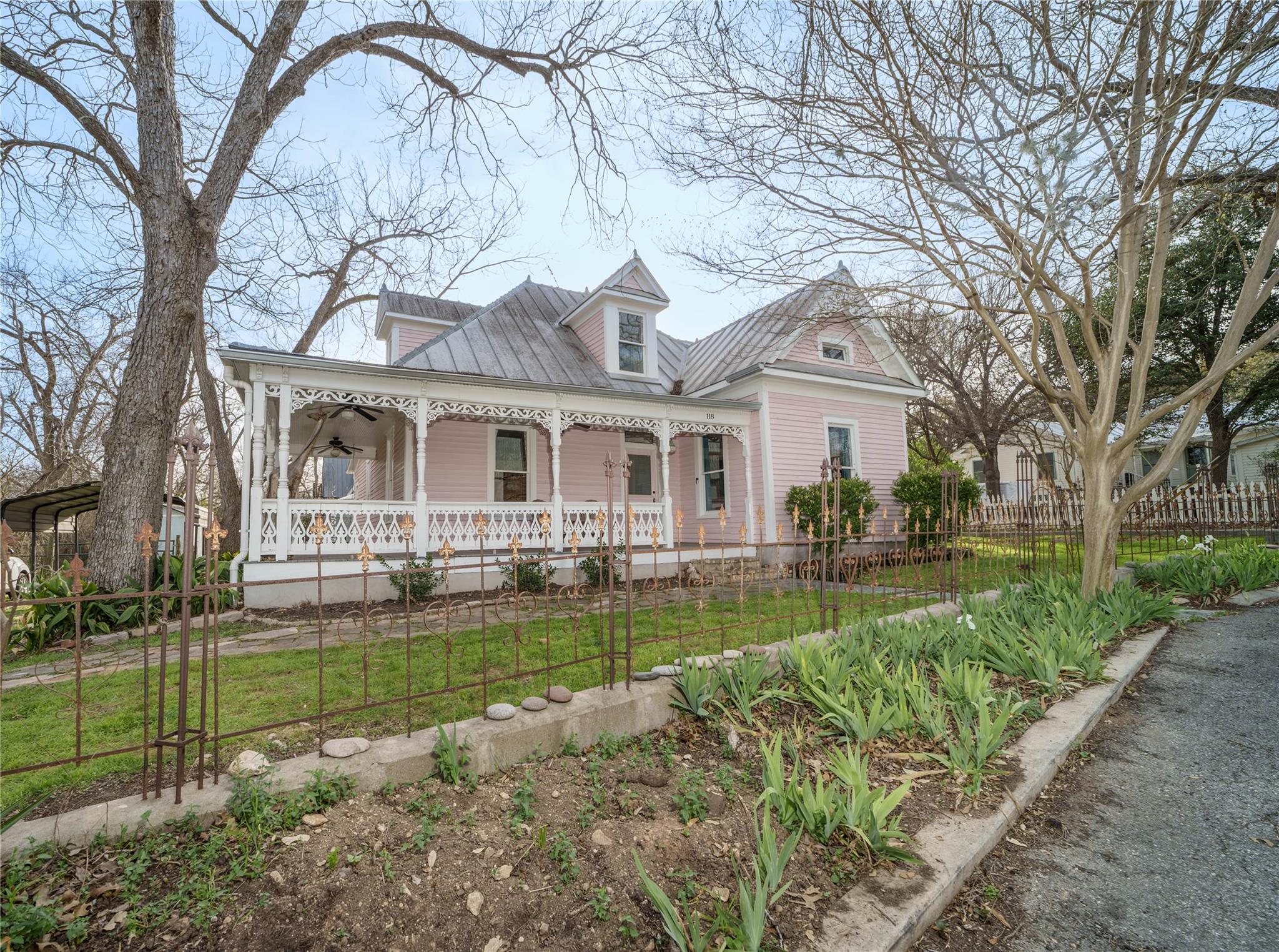 118 S Mitchell St Property Photo