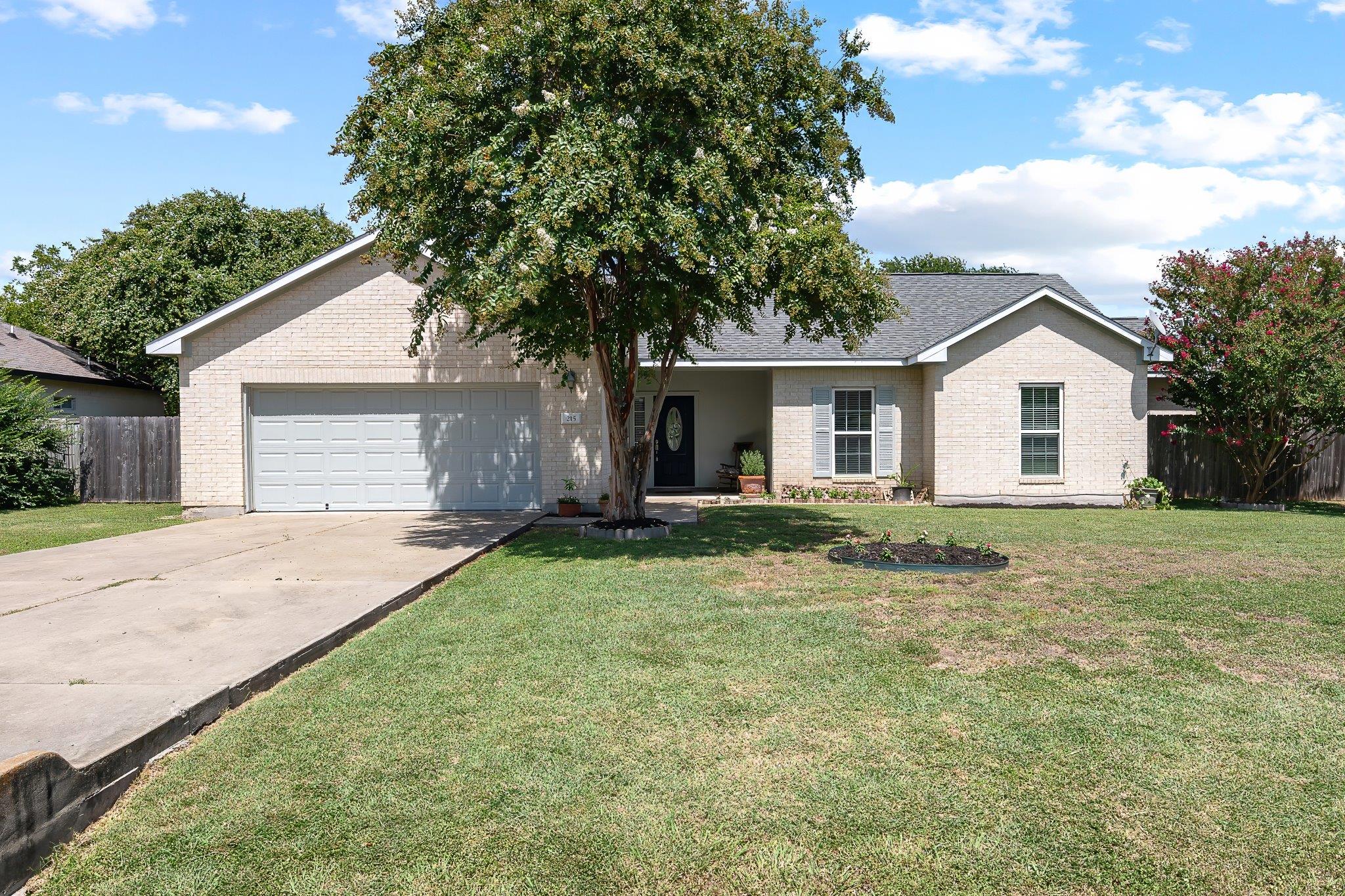 215 Spotted Fawn Dr Property Photo 1
