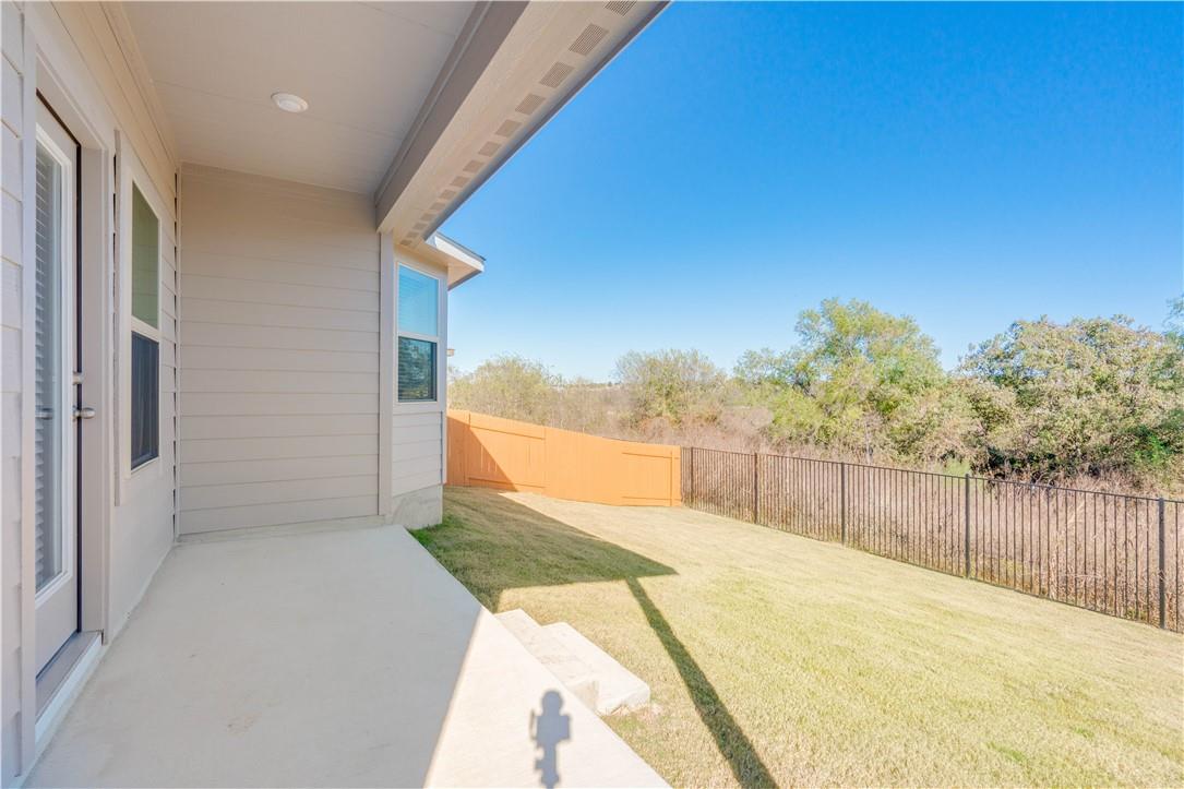 2504 Hat Bender Loop Property Photo 30