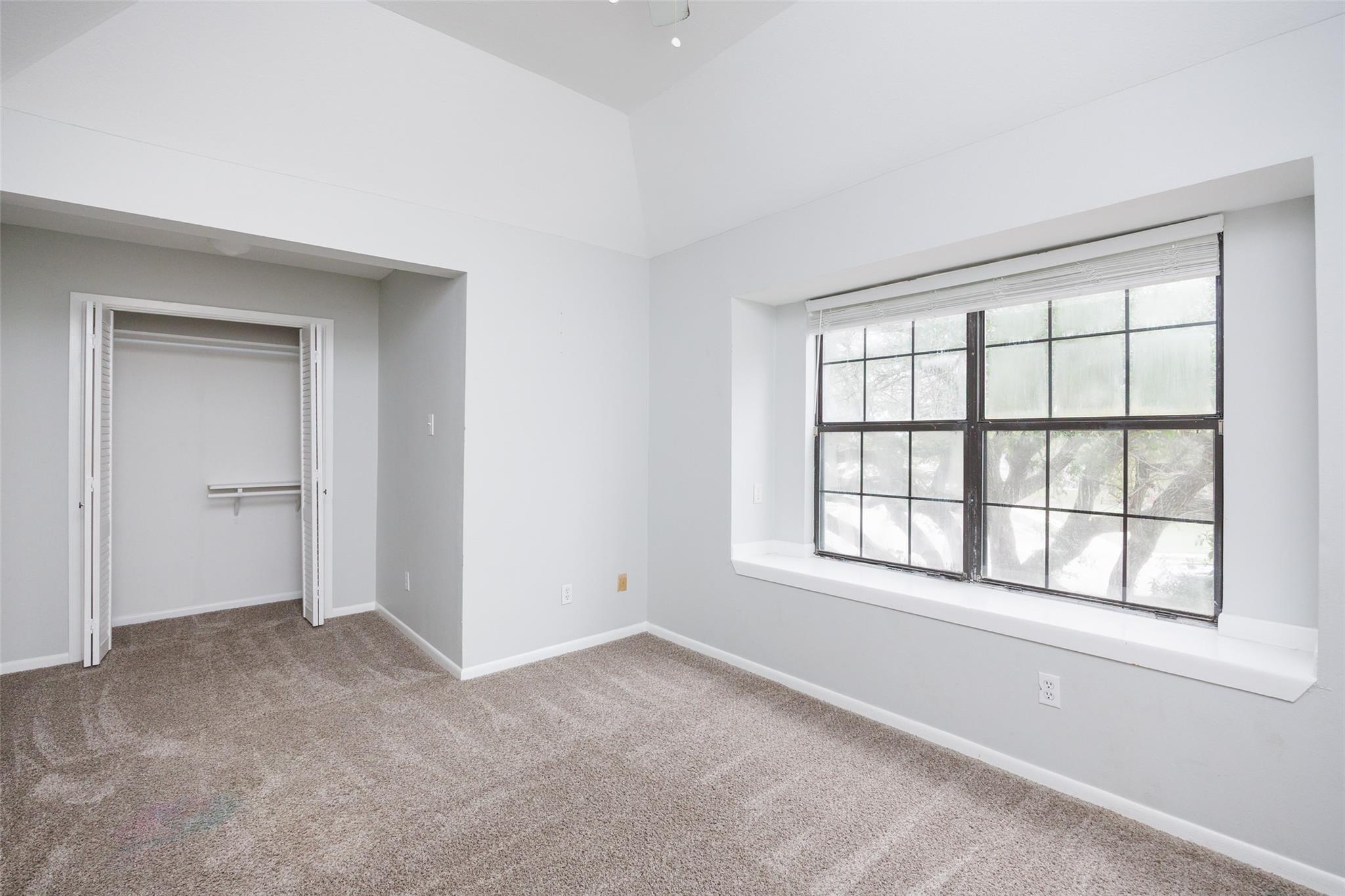 320 Long Pointe Dr Property Photo 11