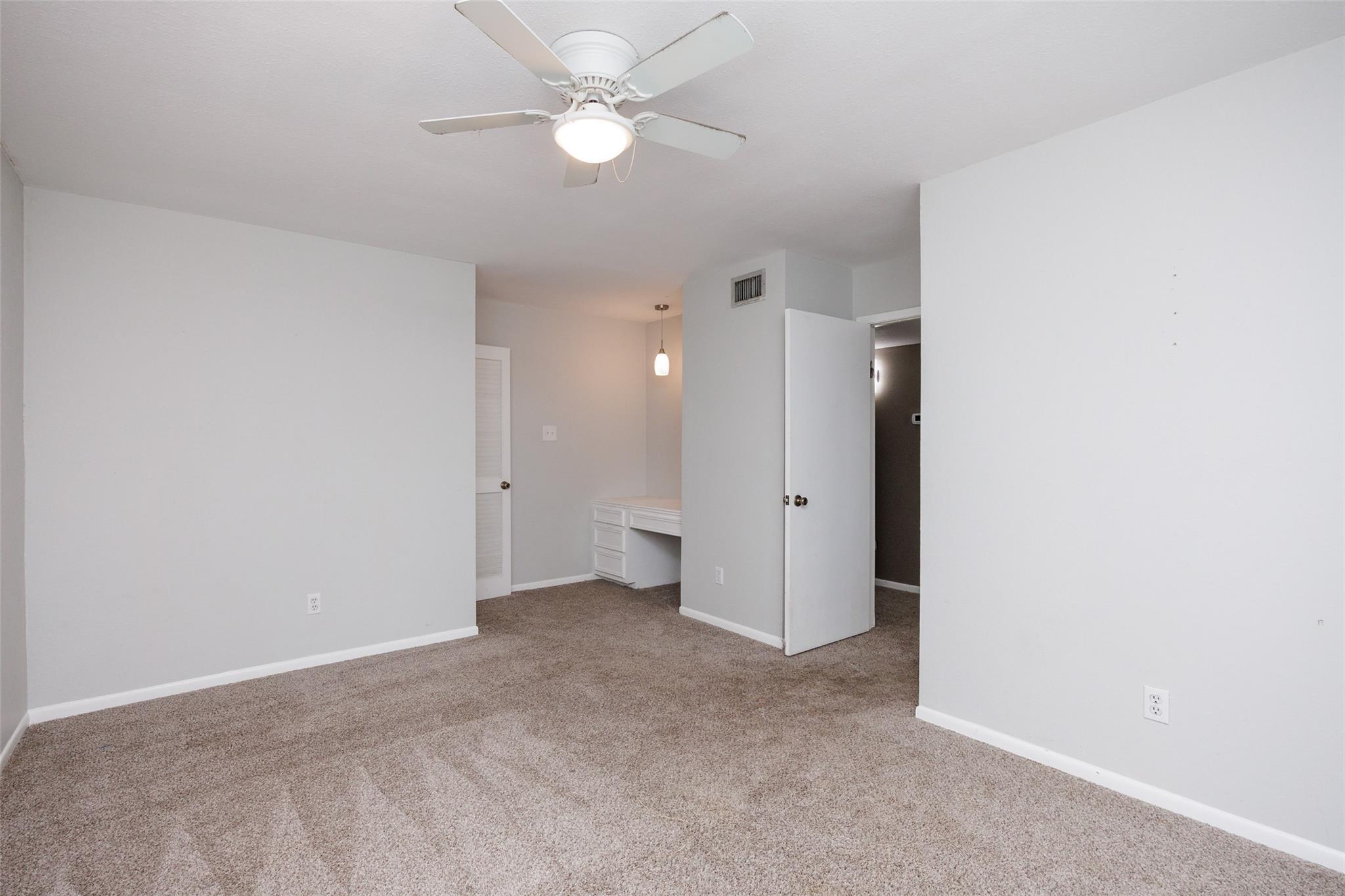 320 Long Pointe Dr Property Photo 17