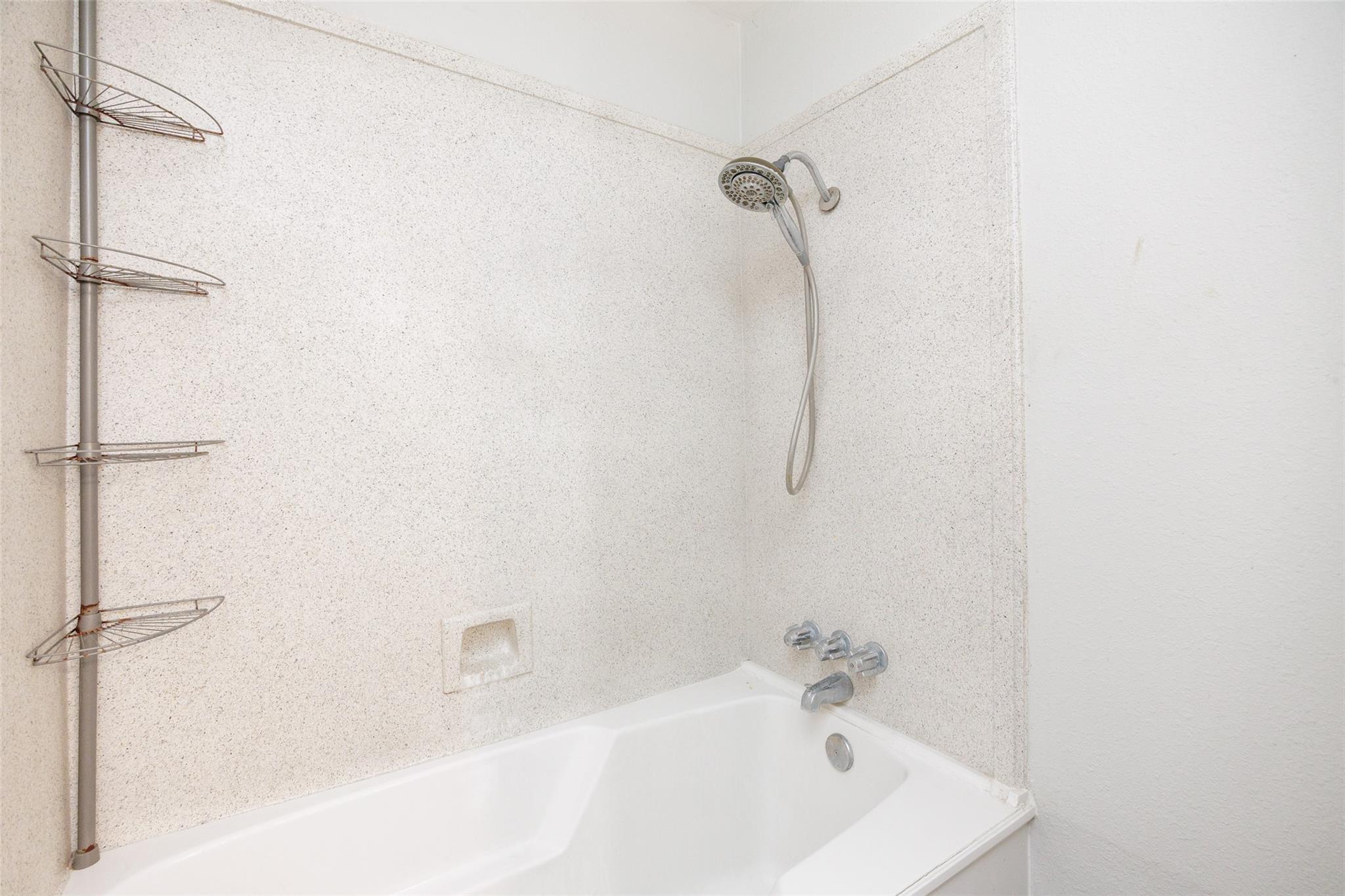 320 Long Pointe Dr Property Photo 24
